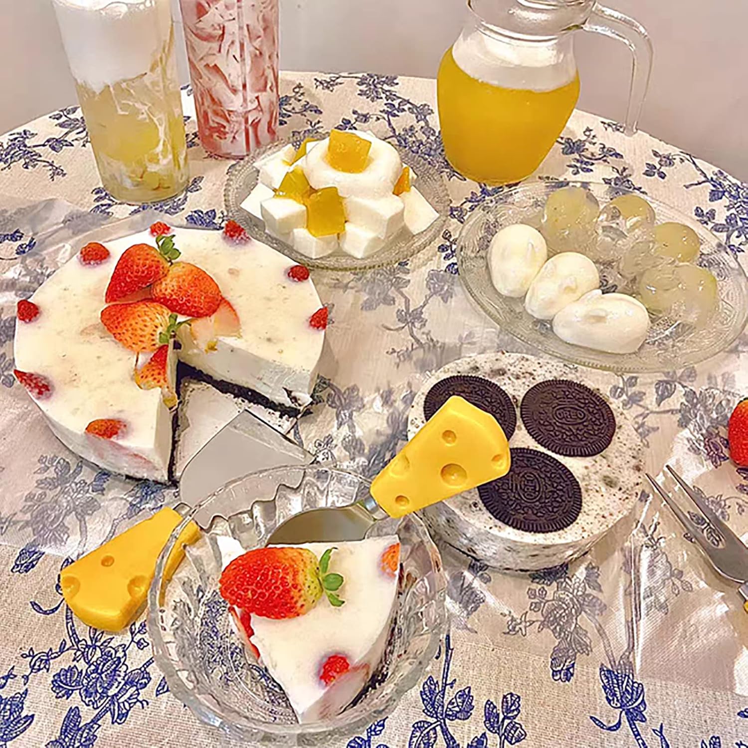 20 Pack Glass Salad Plates, 7 Inches Glass Dessert Plates Fruit Plates Appetizer Plates Snack Plates Glass Dinnerware Set with Beautiful Carved Pattern