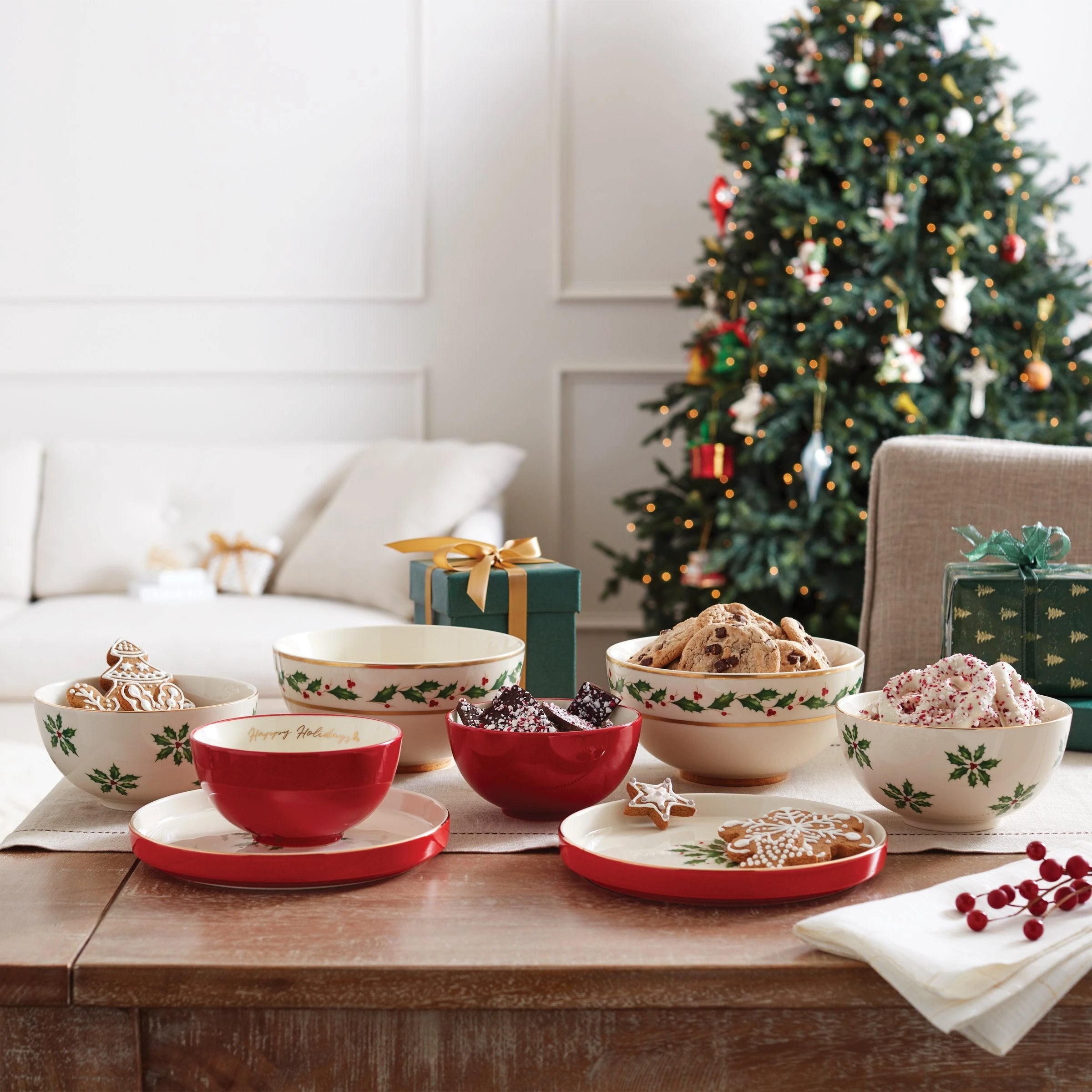 Holiday Luna Nesting Dinnerware Set
