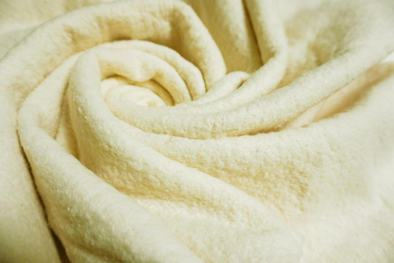 Pellon Natural Cotton Batting, off-White 96 x 9 Yards by the Bolt