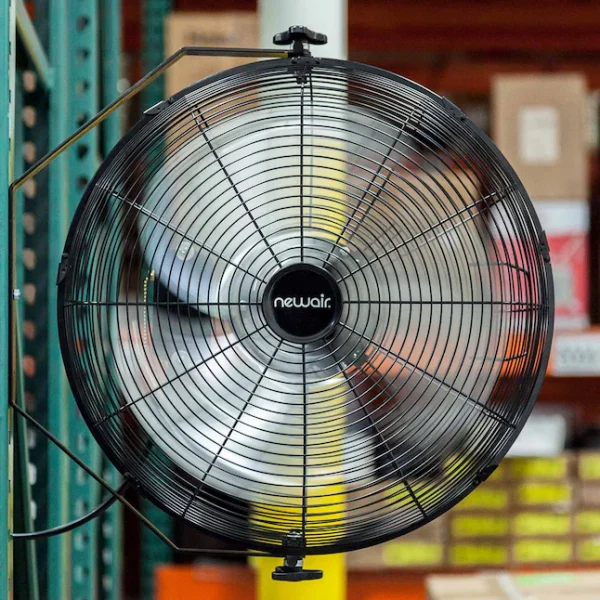 18-in 3-Speed Indoor Black Personal Fan