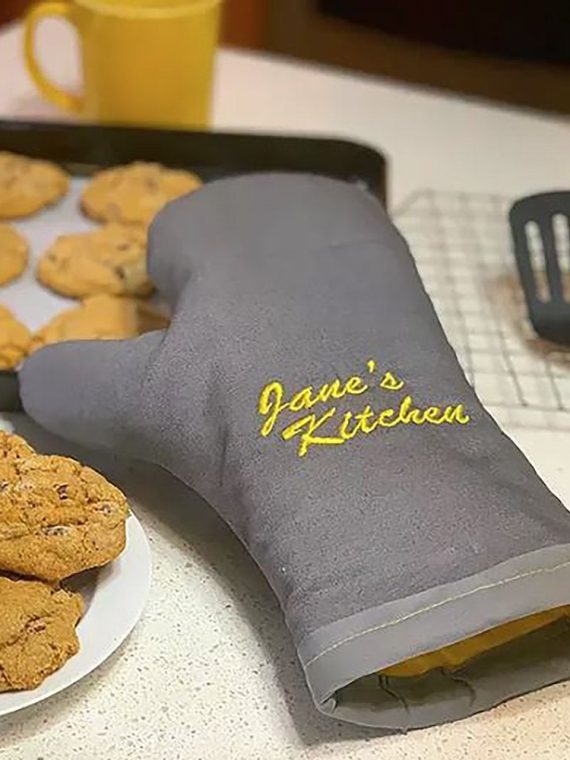 Brother Computerized Embroidery Machine with 5 in x 7 in Embroidery Area and LCD Screen