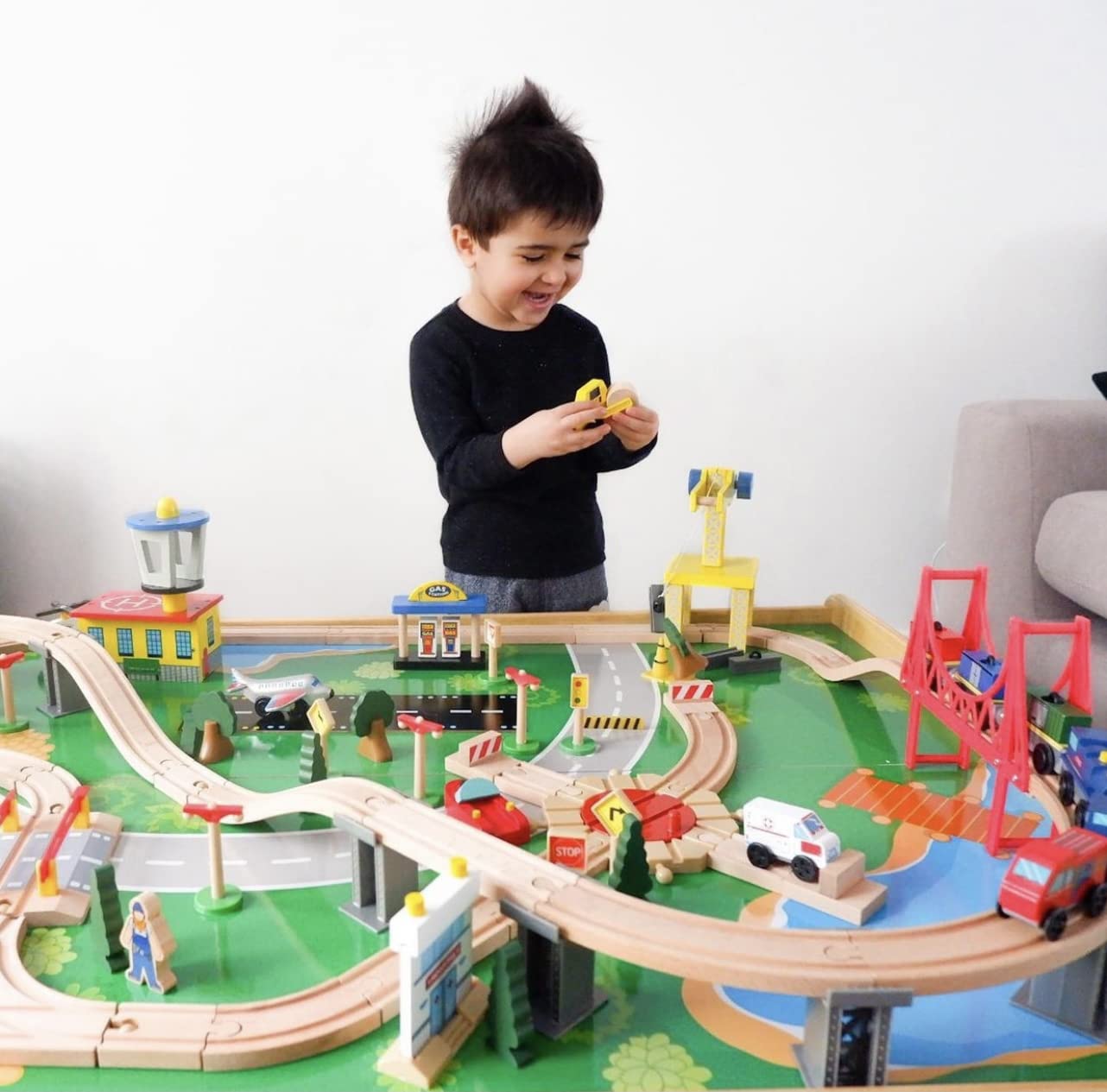 KidKraft Waterfall Mountain Train Table