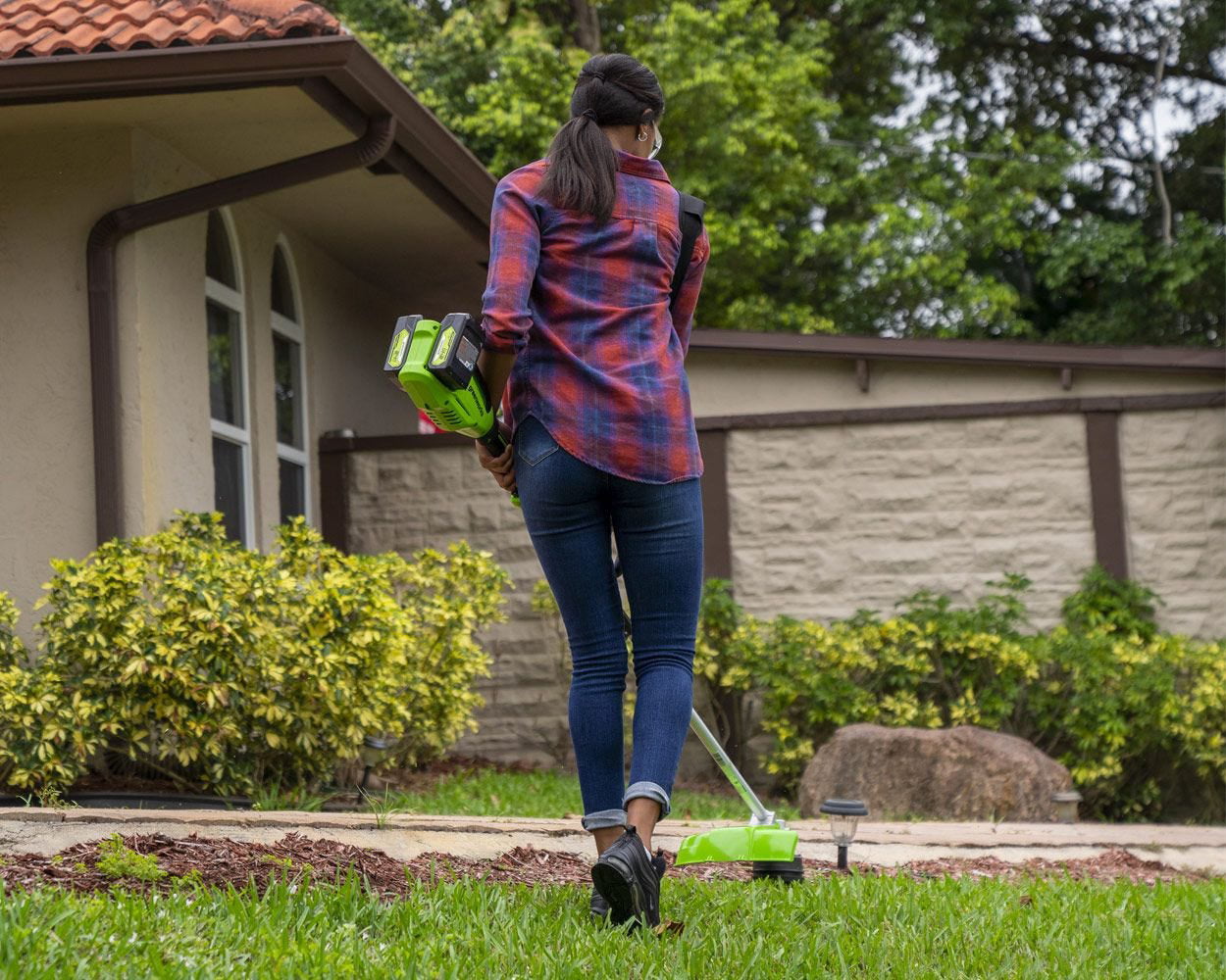 48V (2x24V) 16  Brushless (Attachment Capable) String Trimmer w/ (2) 4Ah Batteries