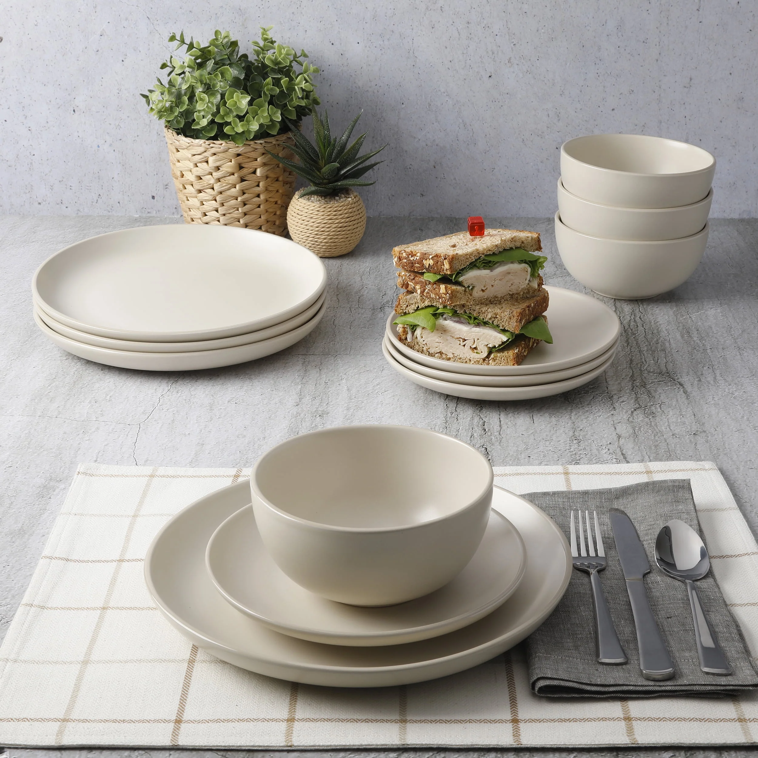Better Homes & Gardens Zuri Matte 12-Piece Dinnerware Set, Cream