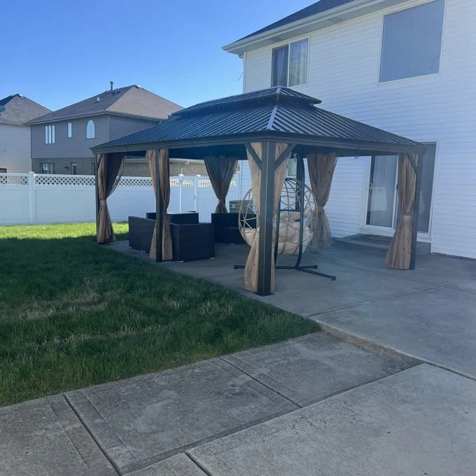 Hardtop Gazebo with Rain Gutter