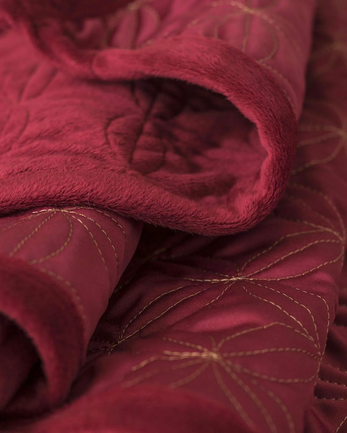 Balsam Hill Lancaster Wedding Ring Quilted Tree Skirt, 72 inches, Cardinal Red