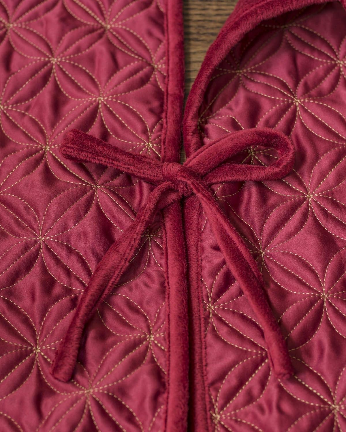 Balsam Hill Lancaster Wedding Ring Quilted Tree Skirt, 72 inches, Cardinal Red