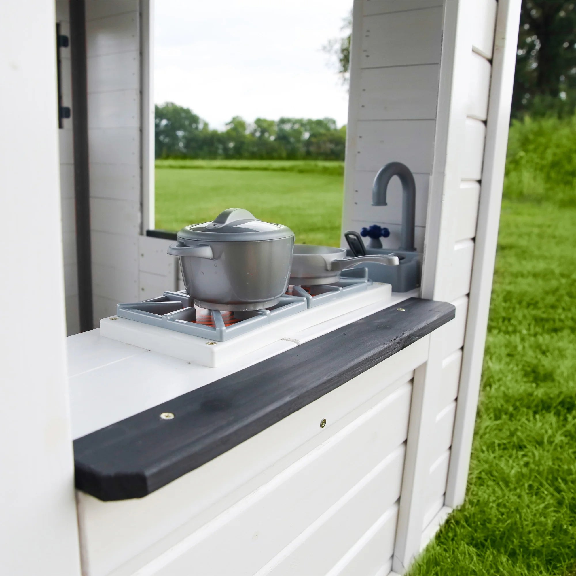 Backyard Discovery Sweetwater Playhouse �C White