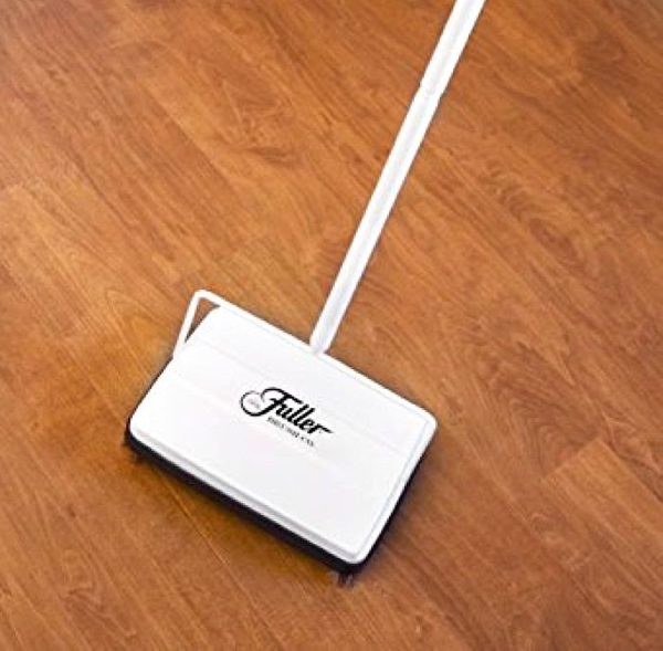 17028 Electrostatic Carpet Floor Sweeper 9 Cleaning Path Lightweight Ideal for Crumby Messes Works On Carpets Hard Floor Surfaces Bright White