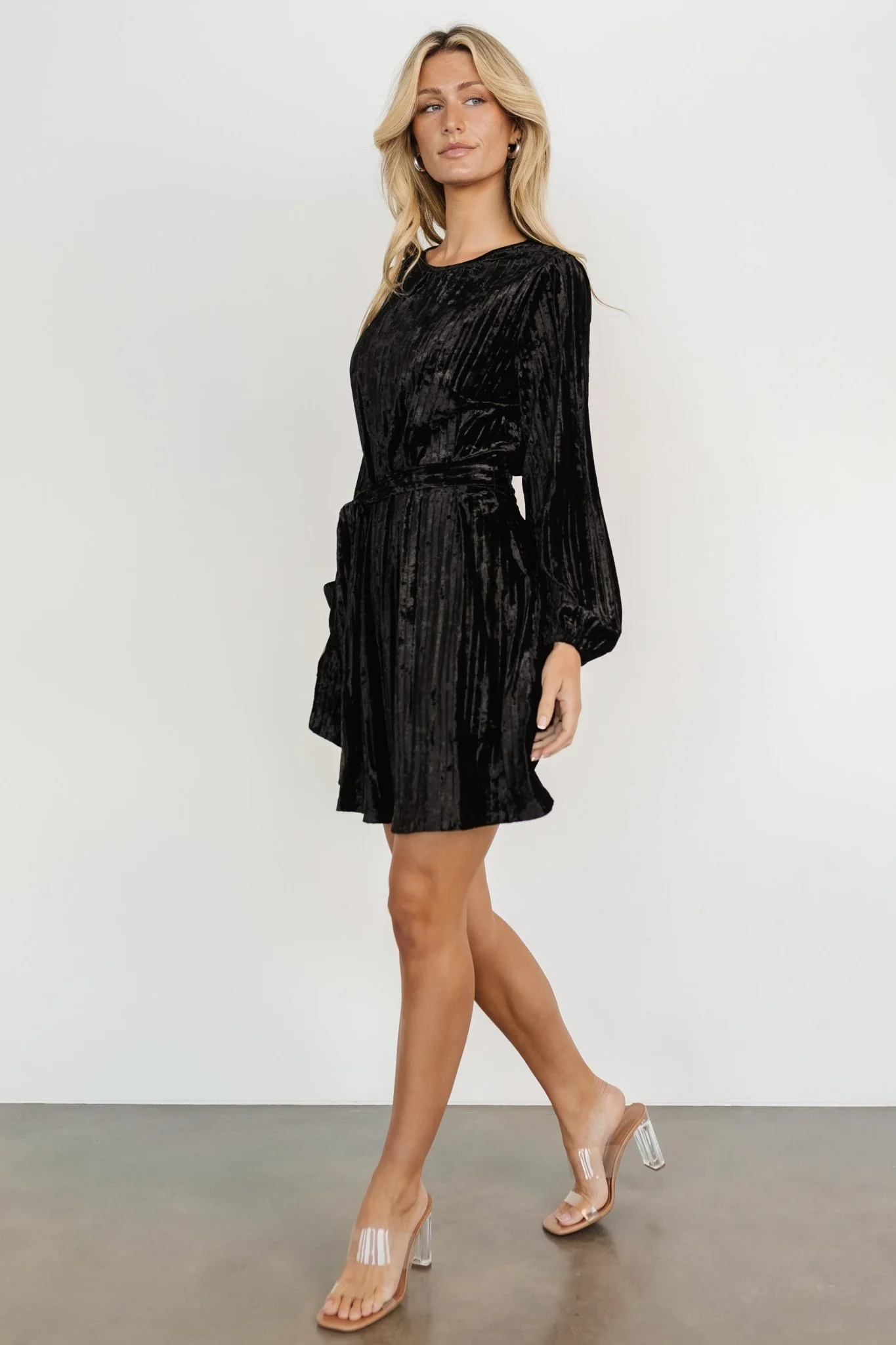 Anastasia Velvet Short Dress | Black