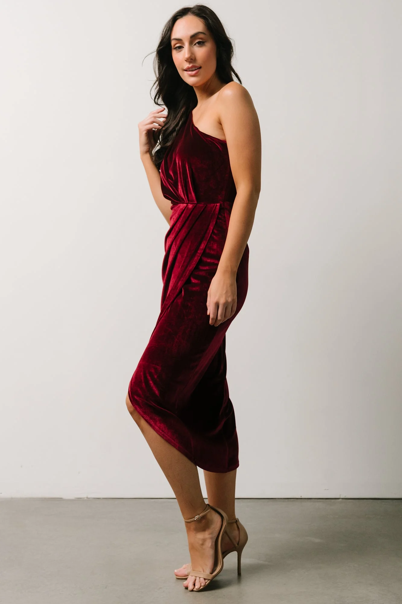 Kourtney Velvet One Shoulder Midi Dress | Merlot
