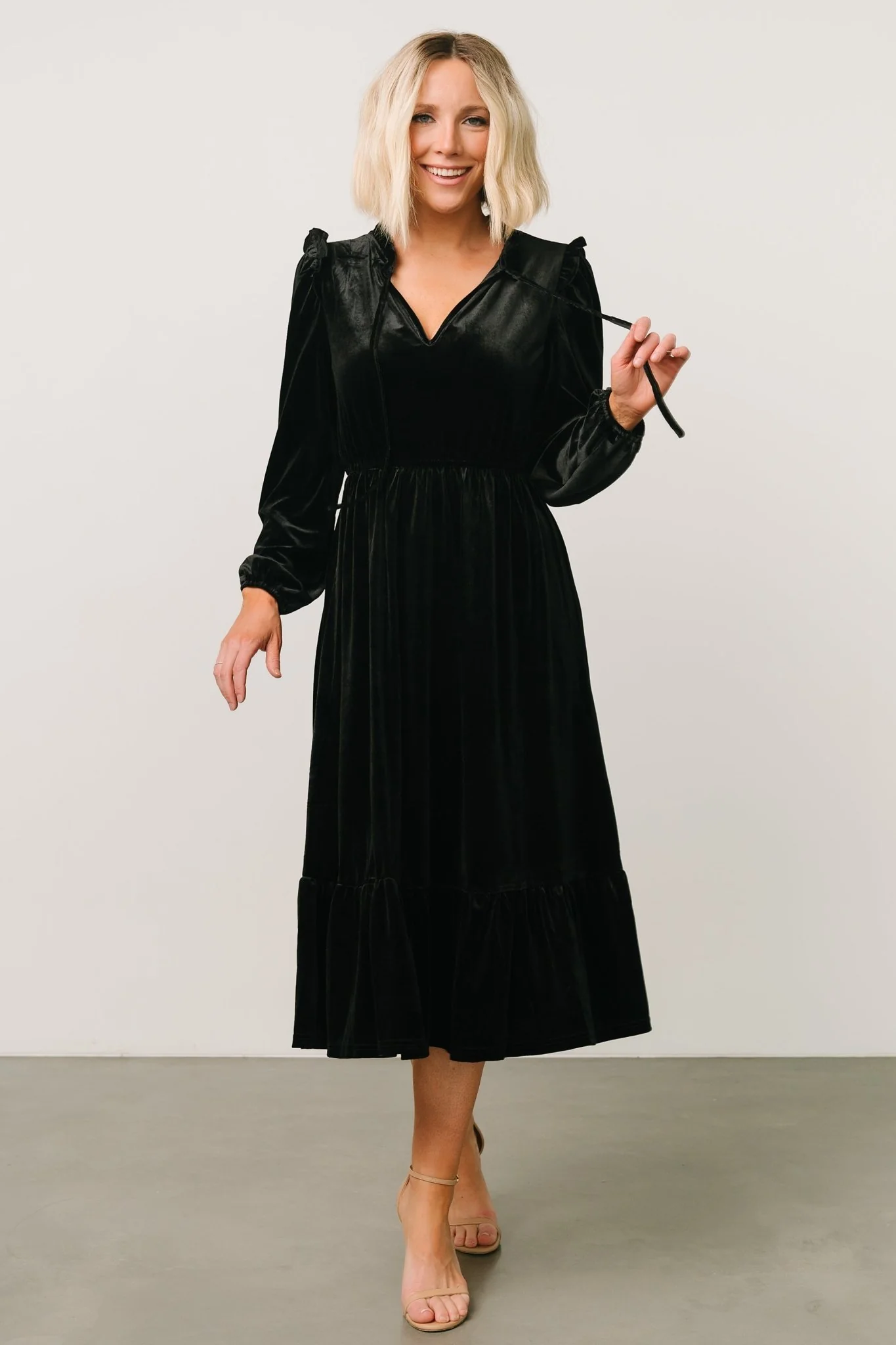 Amadora Velvet Dress | Black