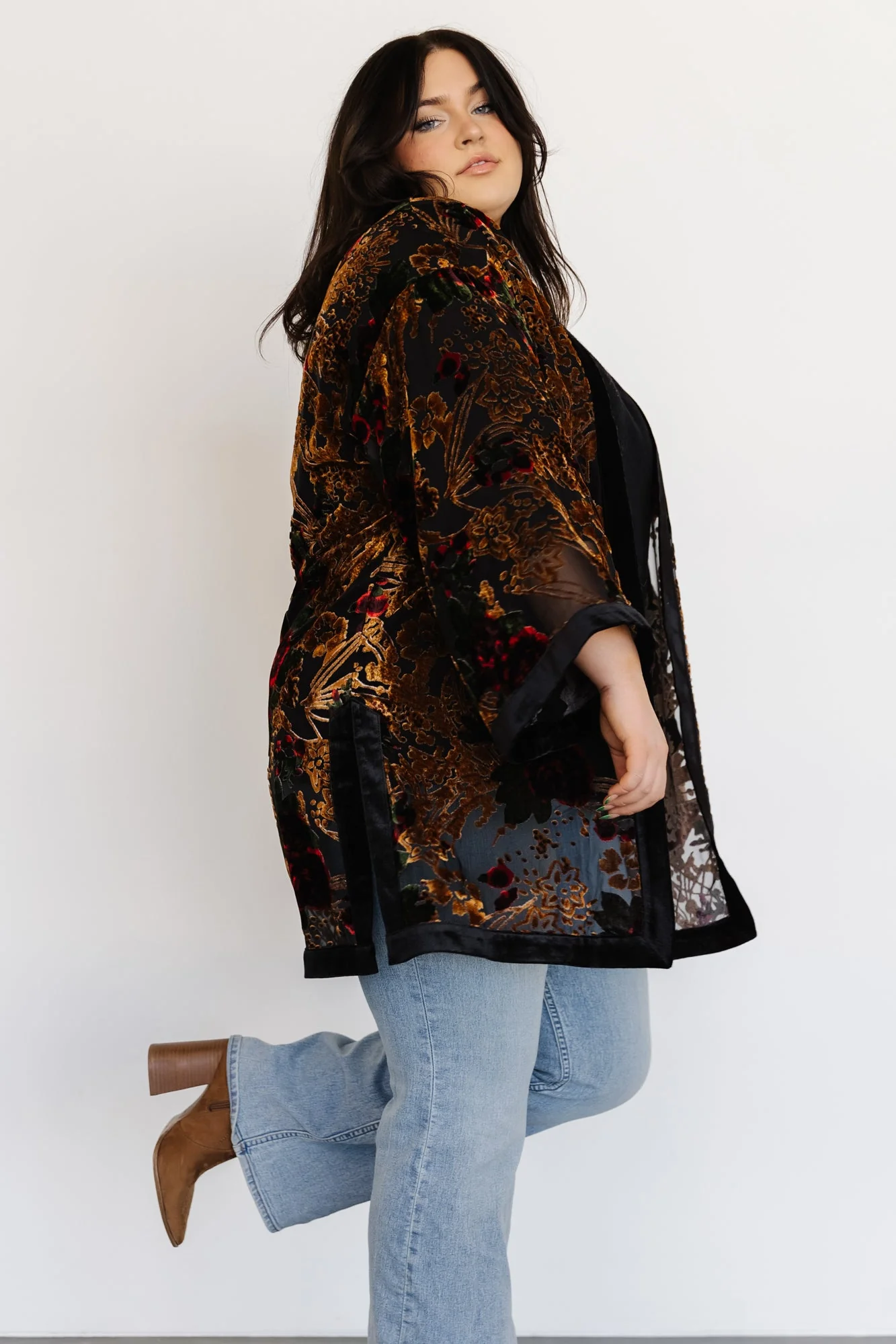 Amal Velvet Kimono | Black Multi