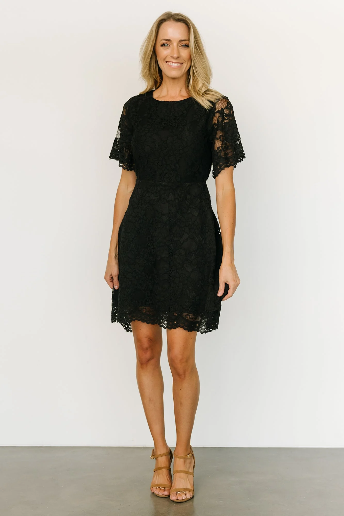 Aasha Lace Short Dress | Black
