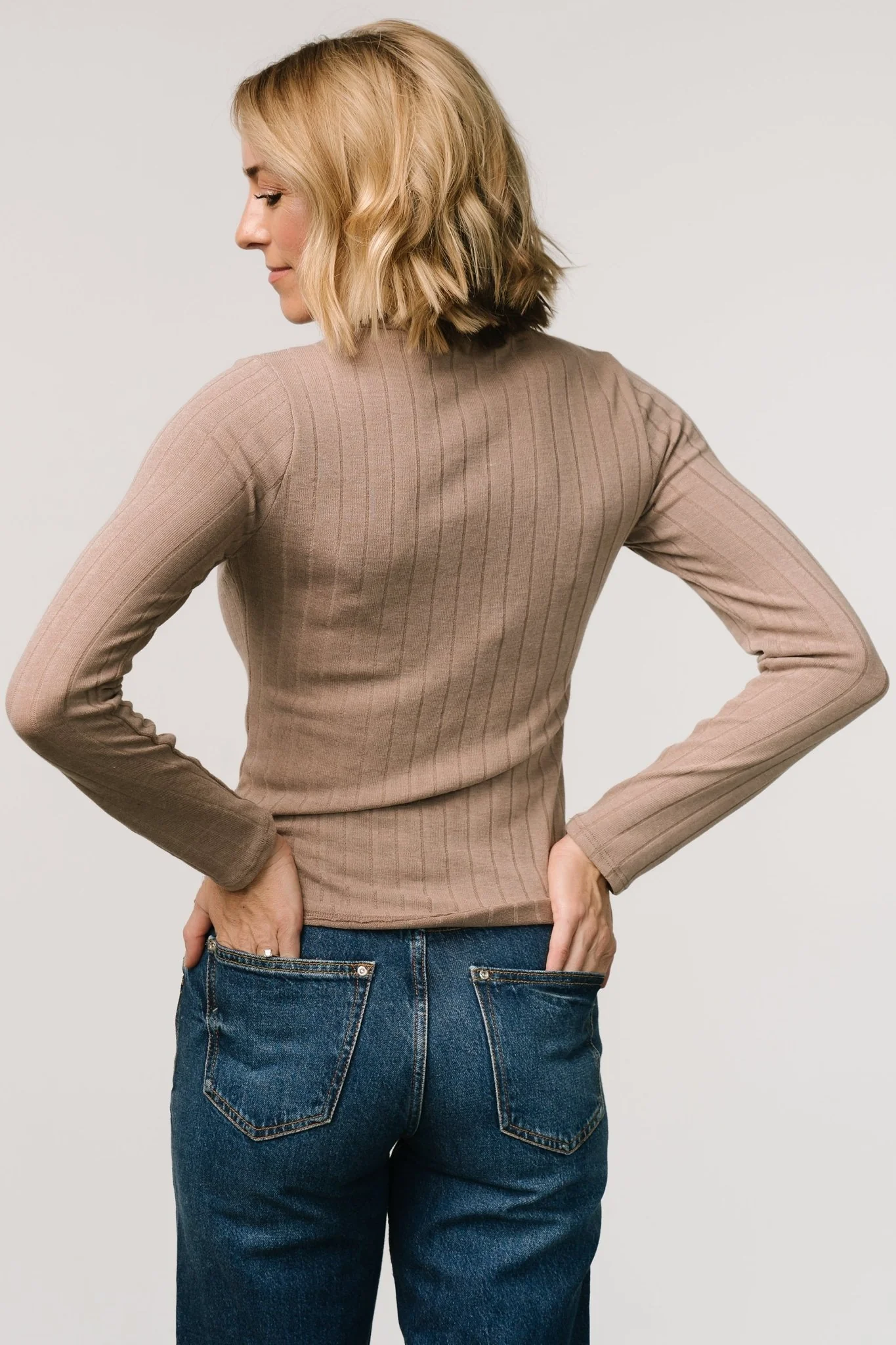 Axel Turtleneck Top | Light Mocha