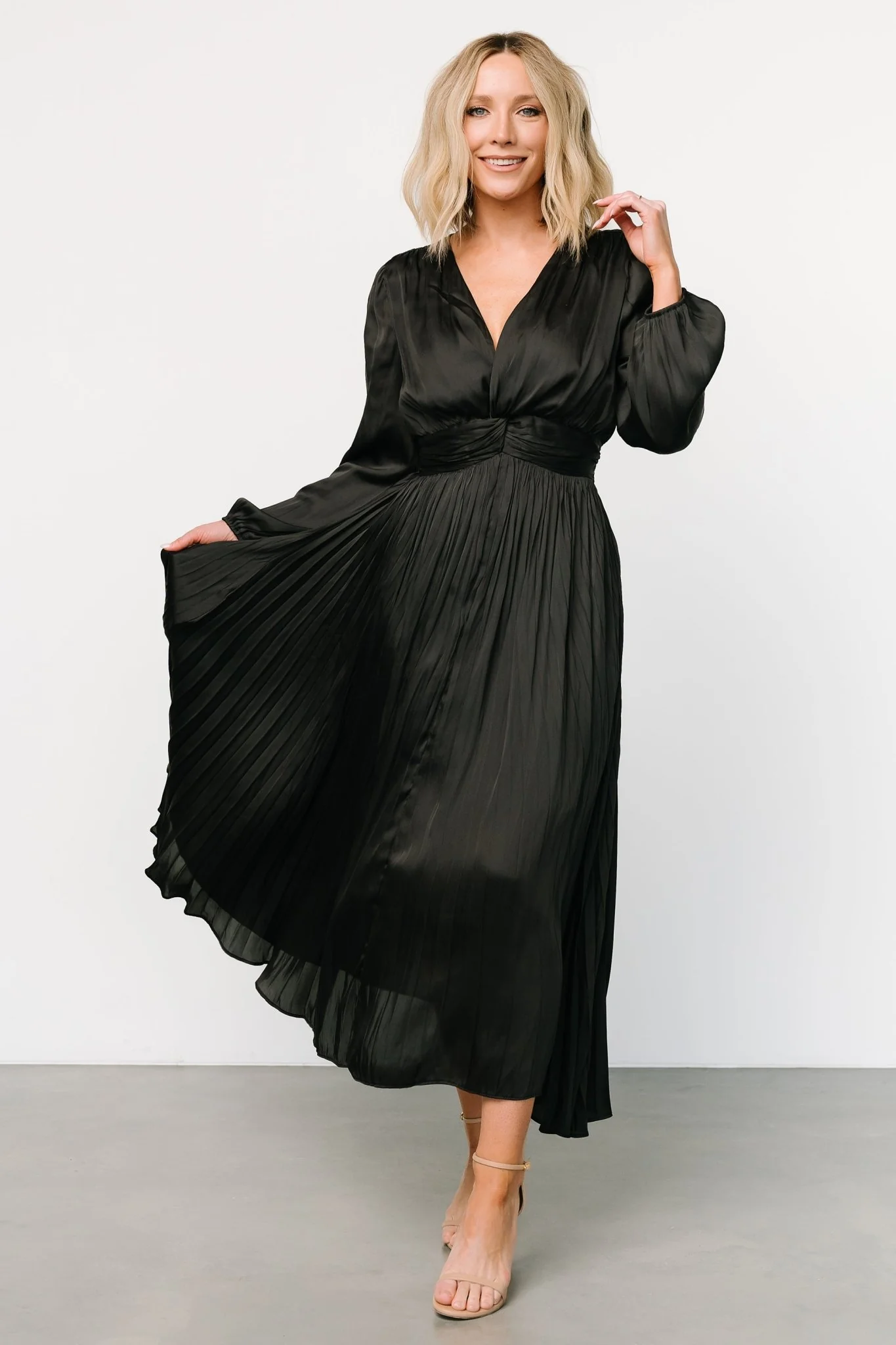 Perla Pleated Midi Dress | Black