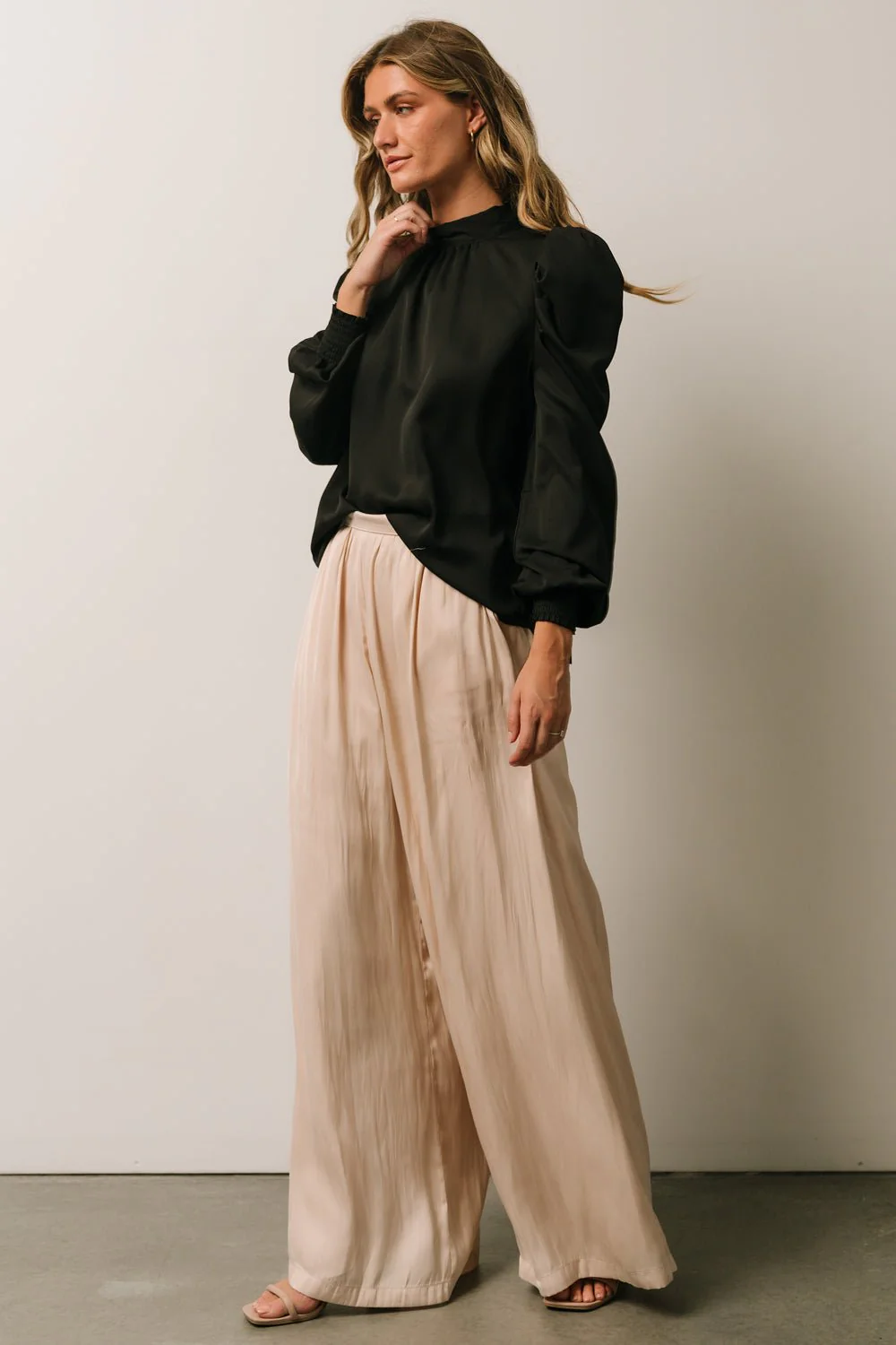 Jayla Palazzo Satin Pant | Champagne