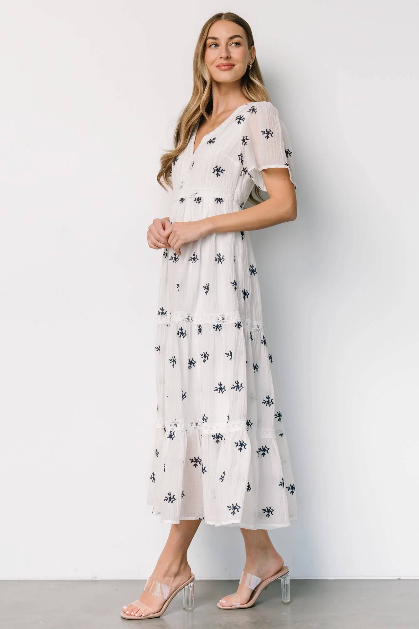 Jesenia Embroidered Dress | Off White + Navy