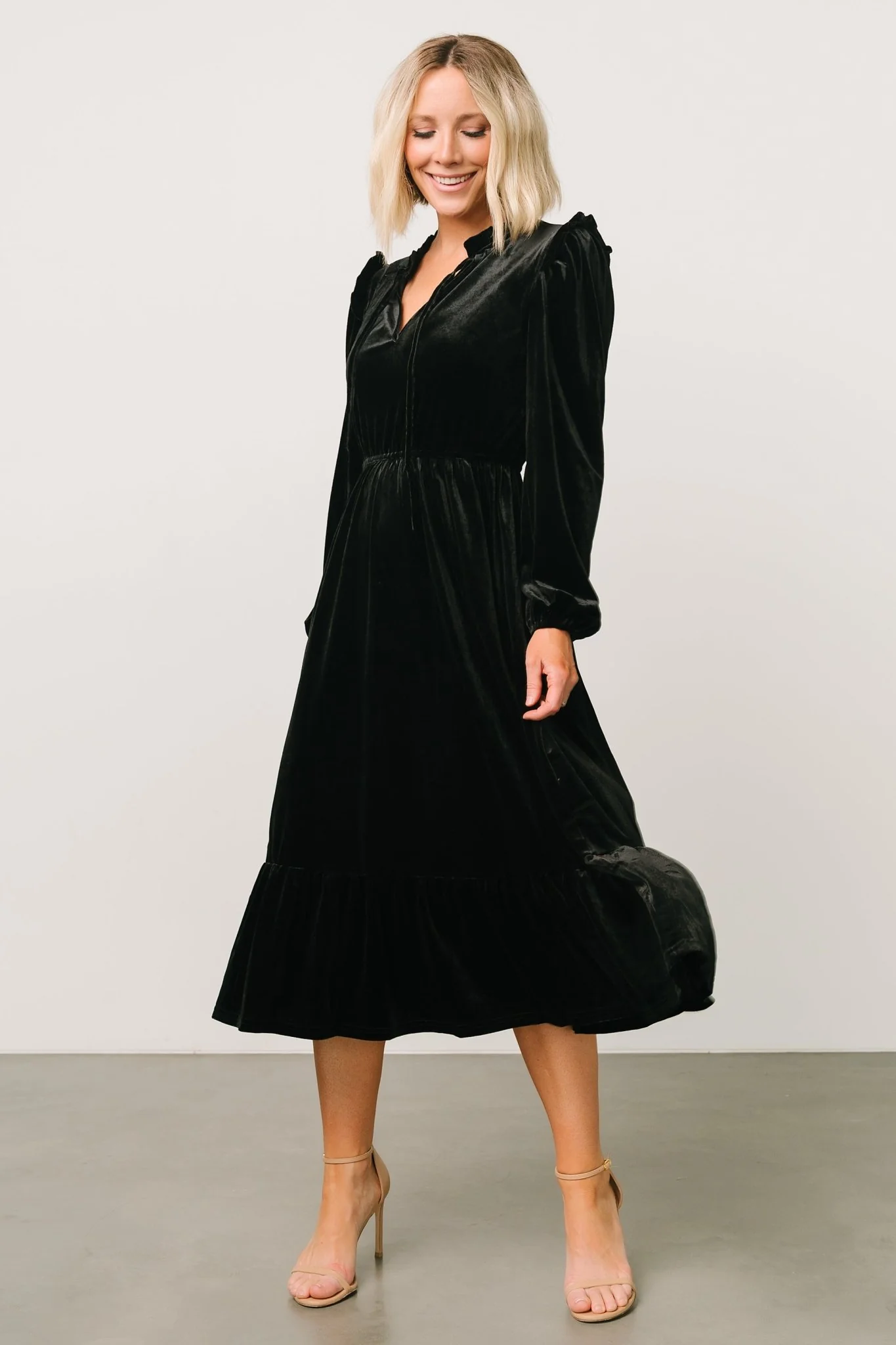 Amadora Velvet Dress | Black
