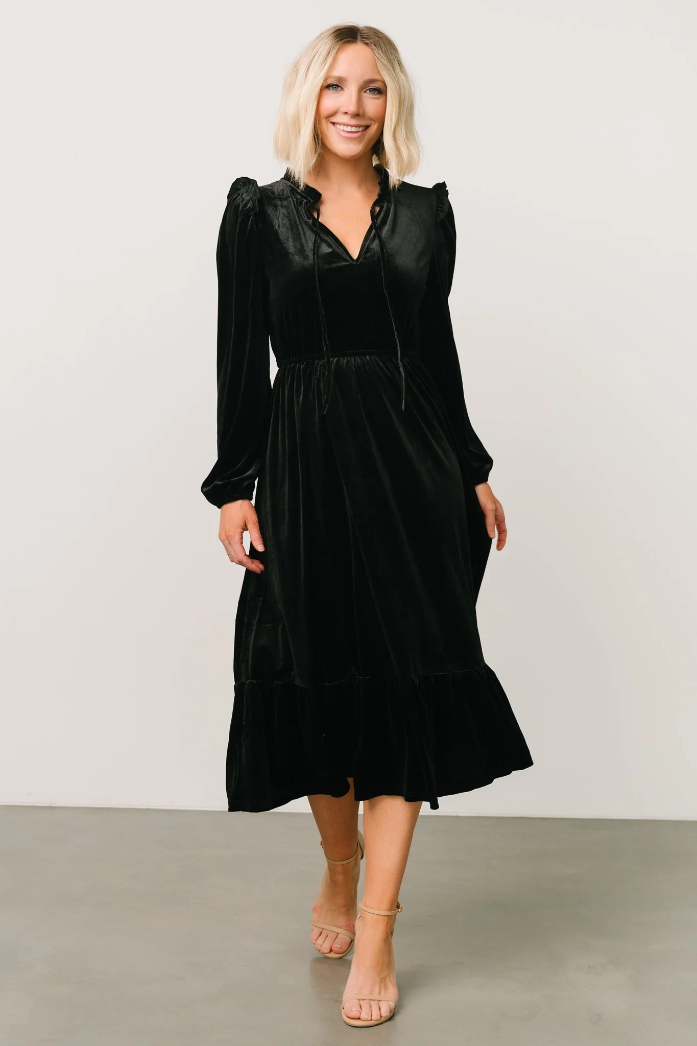 Amadora Velvet Dress | Black