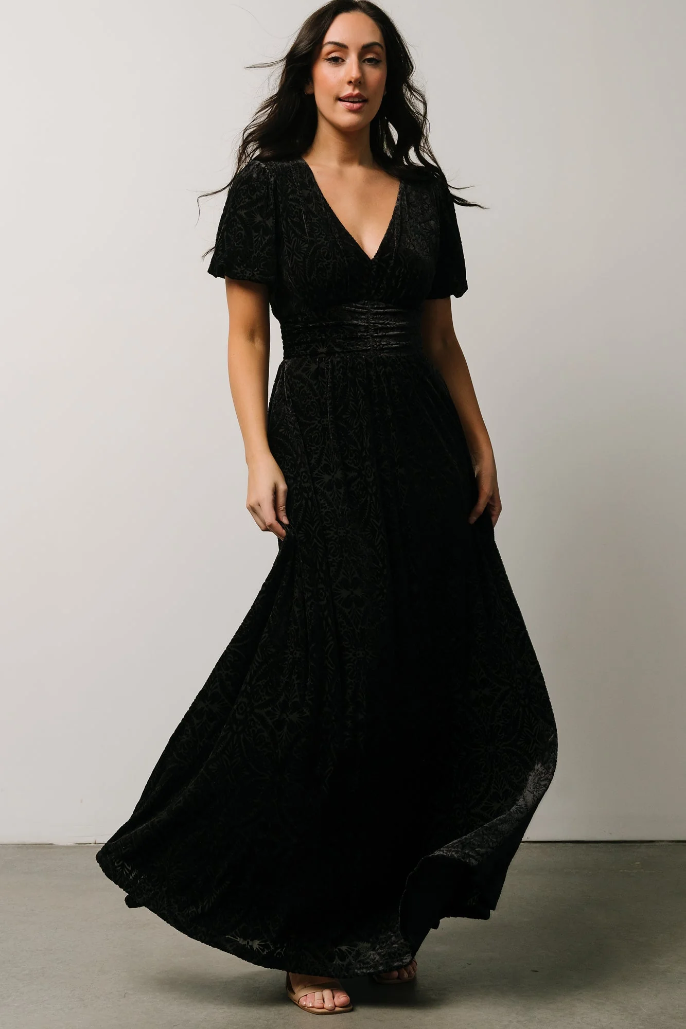 Leslie Velvet Maxi Dress | Black