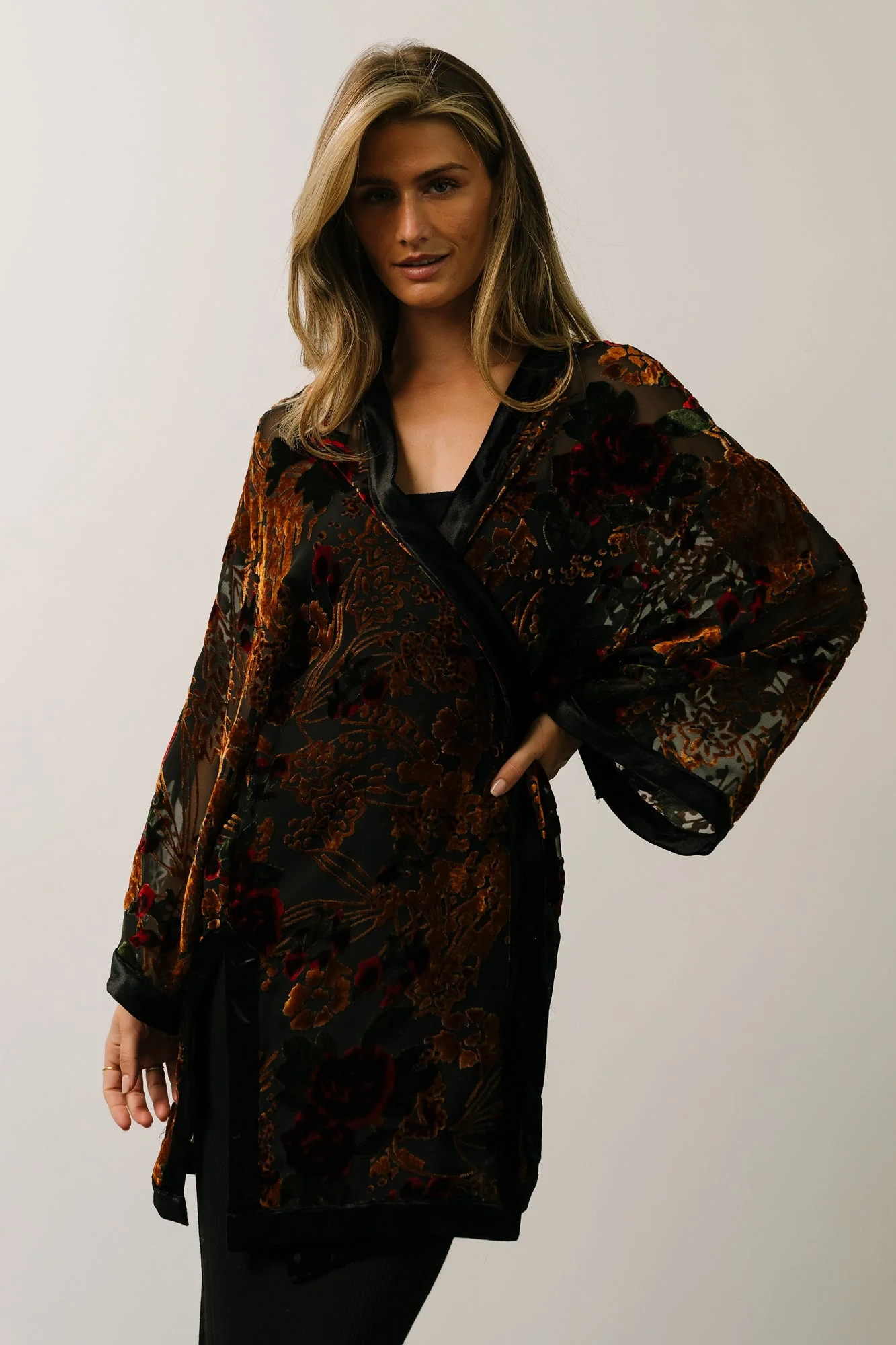 Amal Velvet Kimono | Black Multi