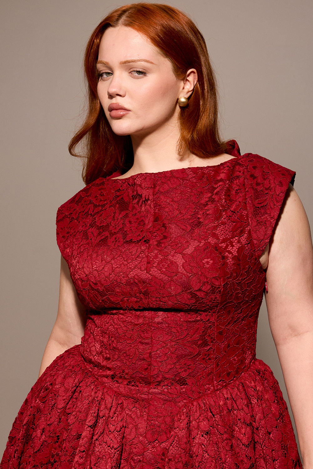 Debutante-Berry Lace Backless Midi Dress
