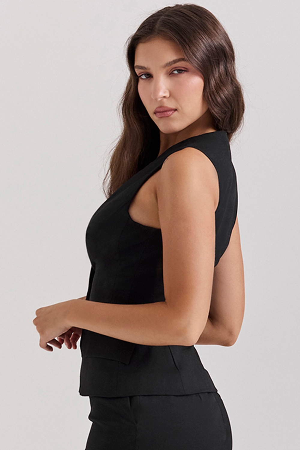 Juliet-Black Sleeveless Tuxedo Top
