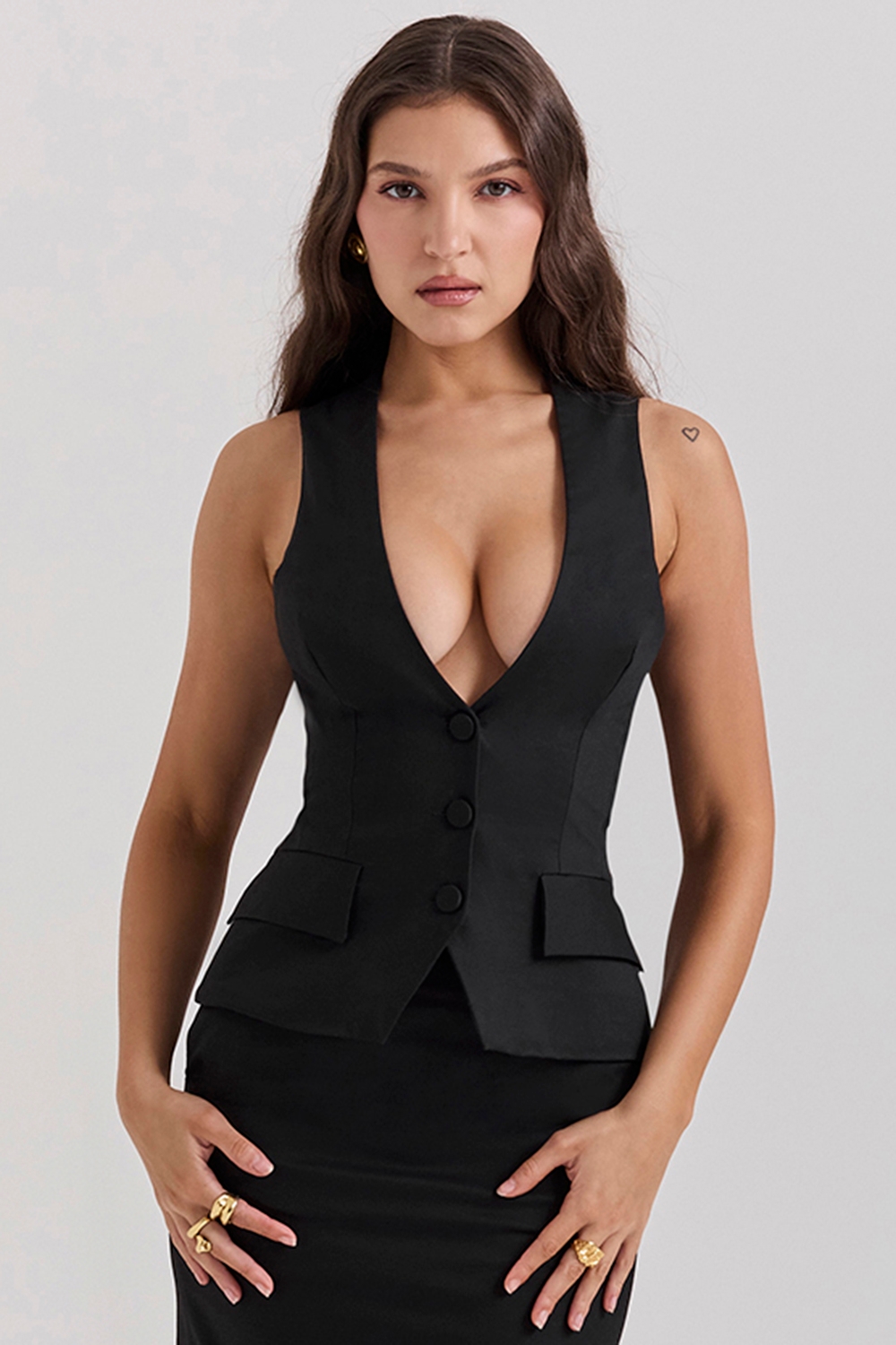 Juliet-Black Sleeveless Tuxedo Top