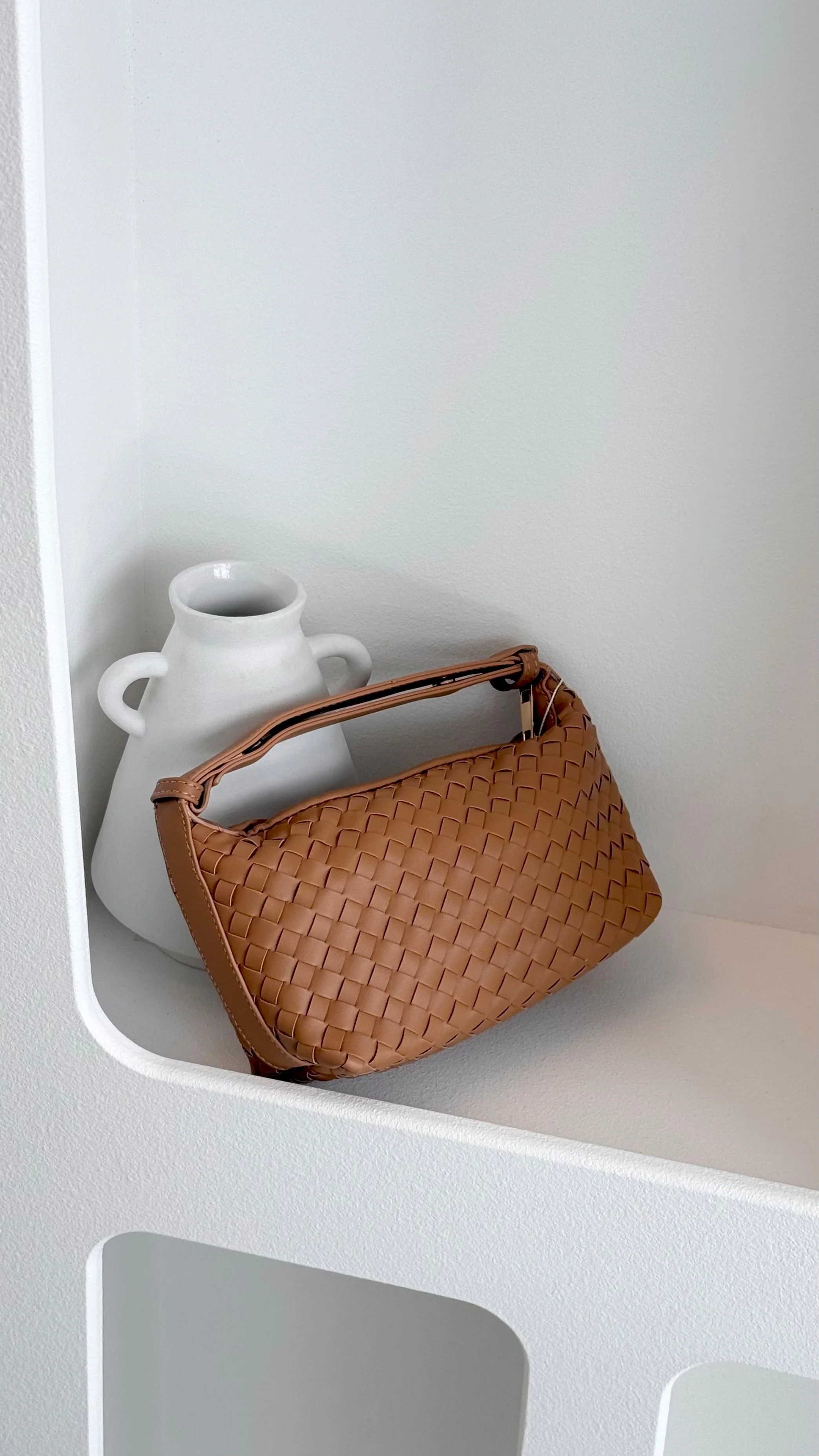 Isabelle Handle Bag - Tan