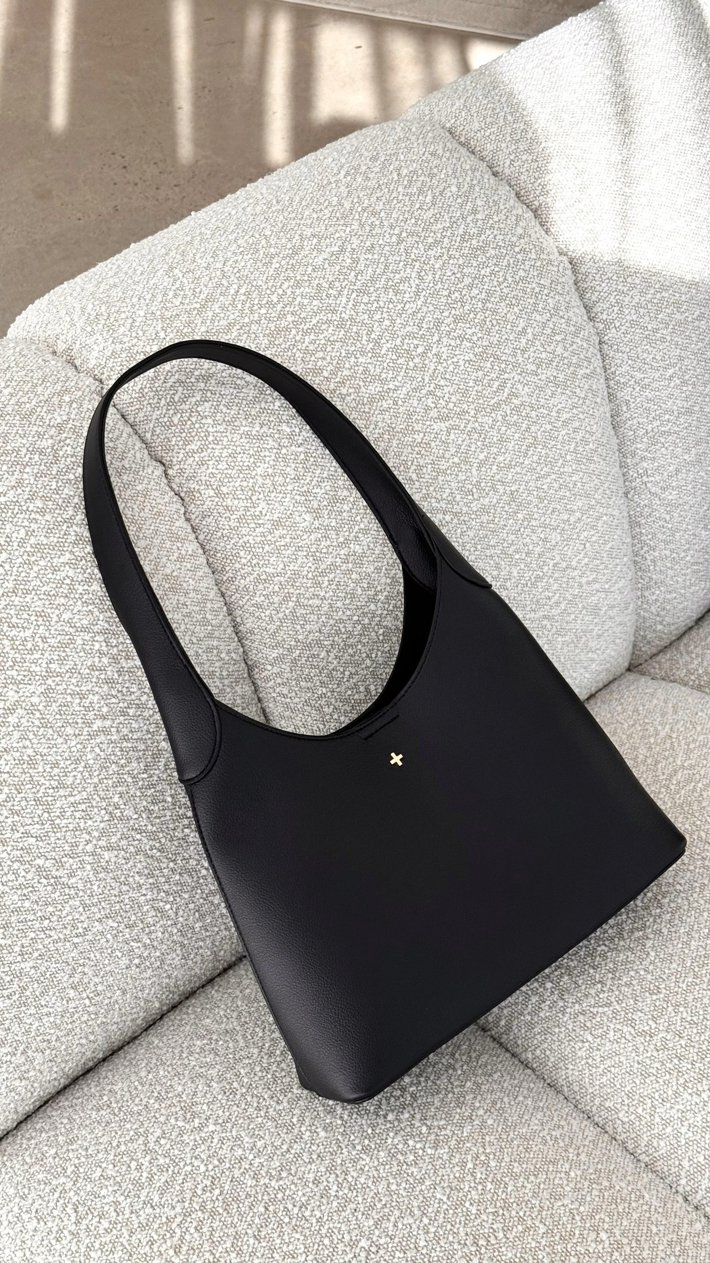 Rebel Shoulder Bag - Black Pebble