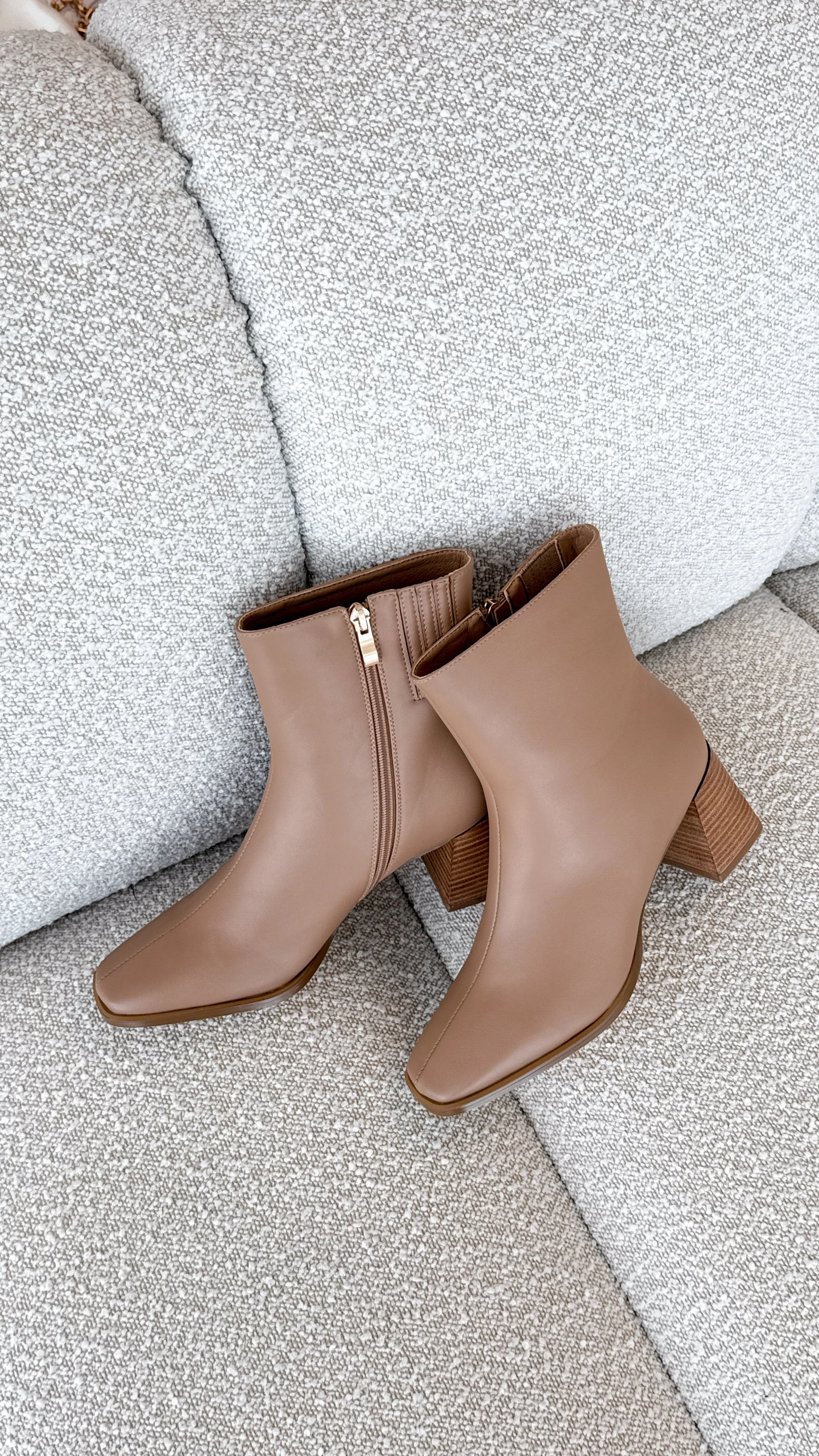 Alania Boots - Almond