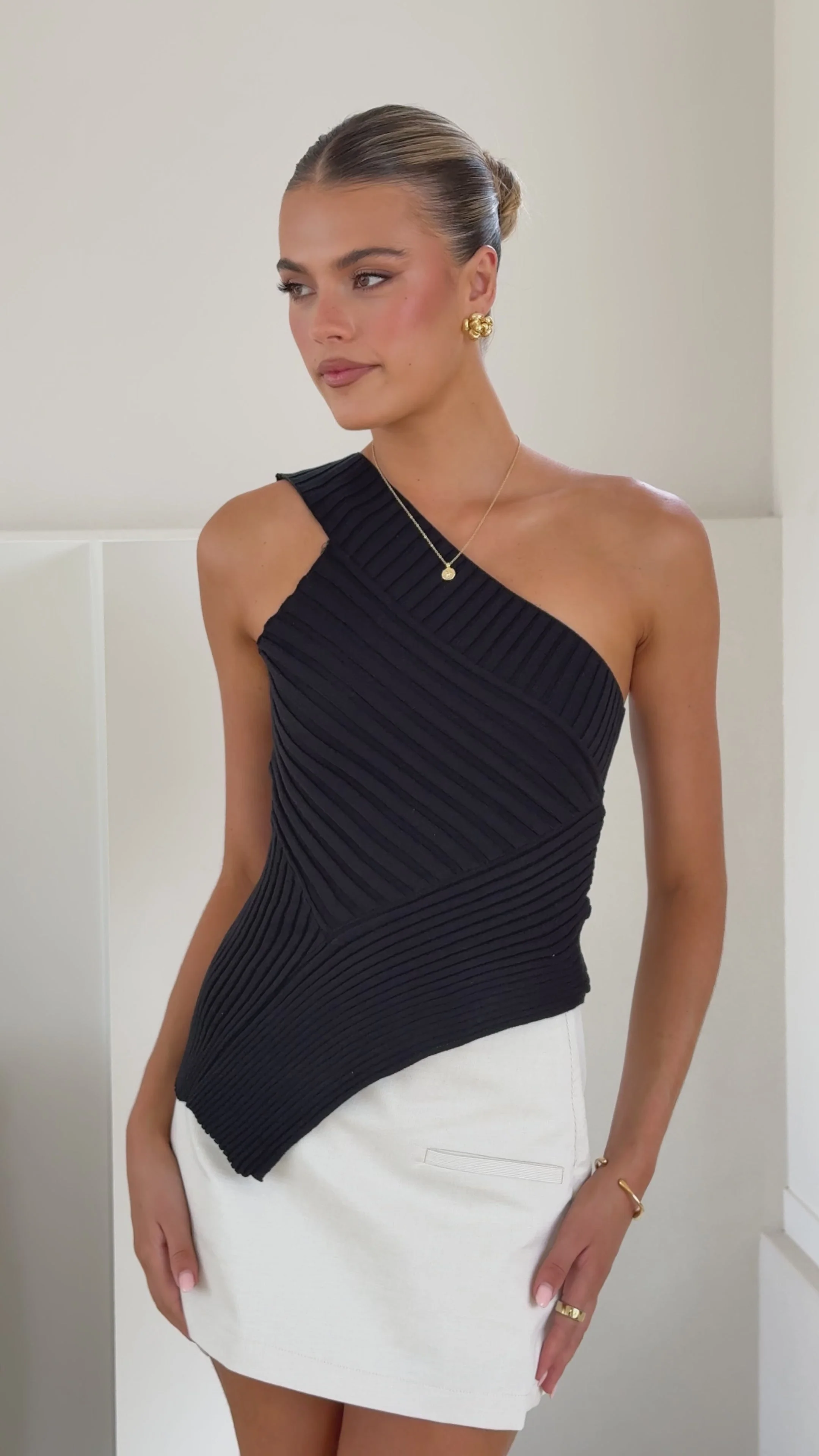 Alyssia One Shoulder Top - Black