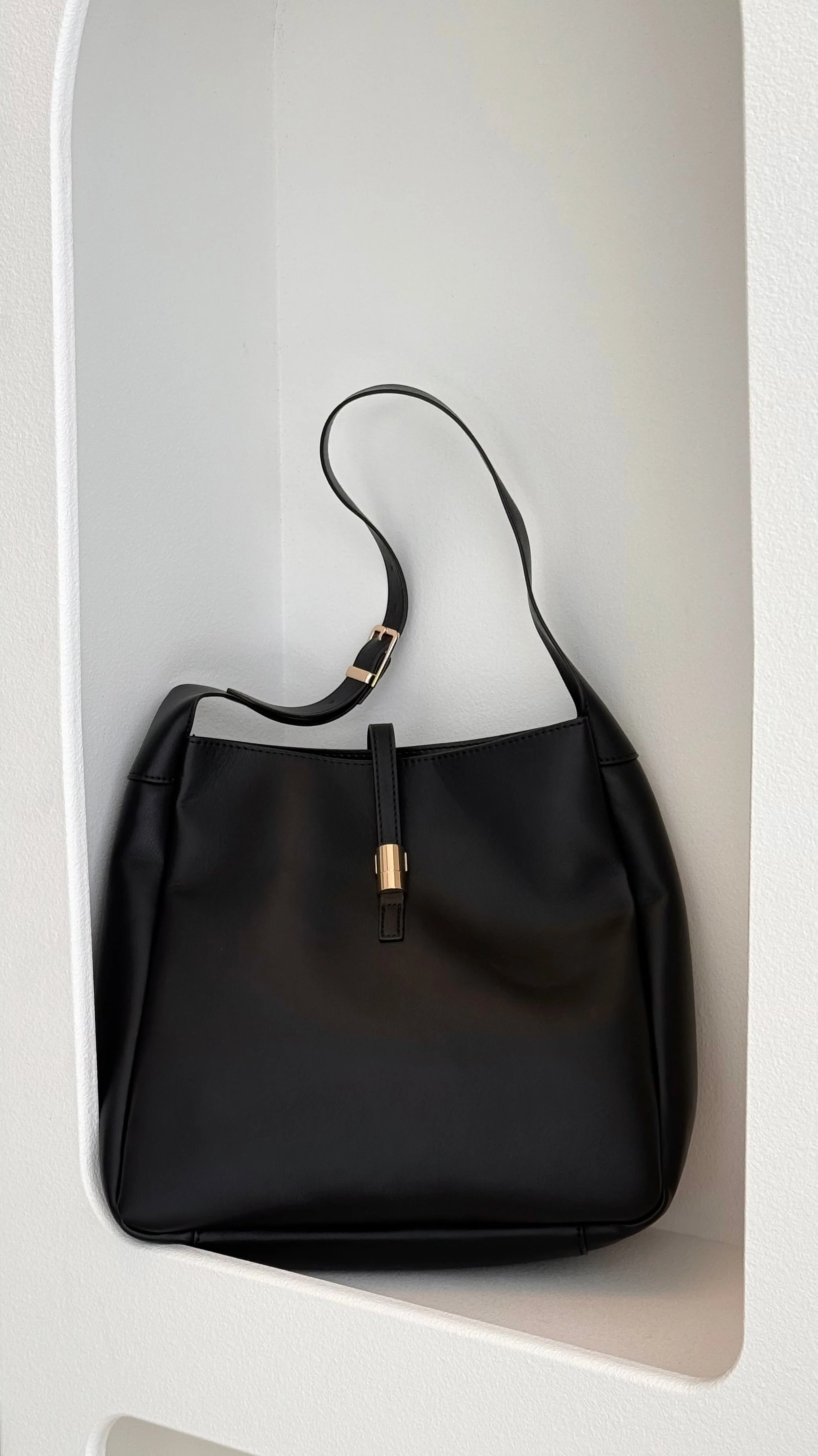Yara Shoulder Bag - Black