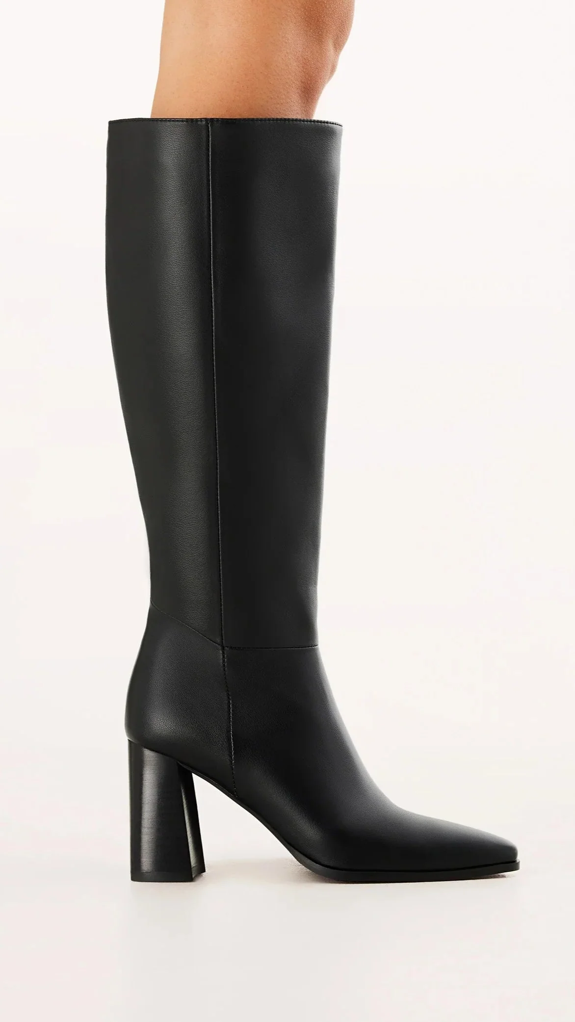Vallia Boots - Black