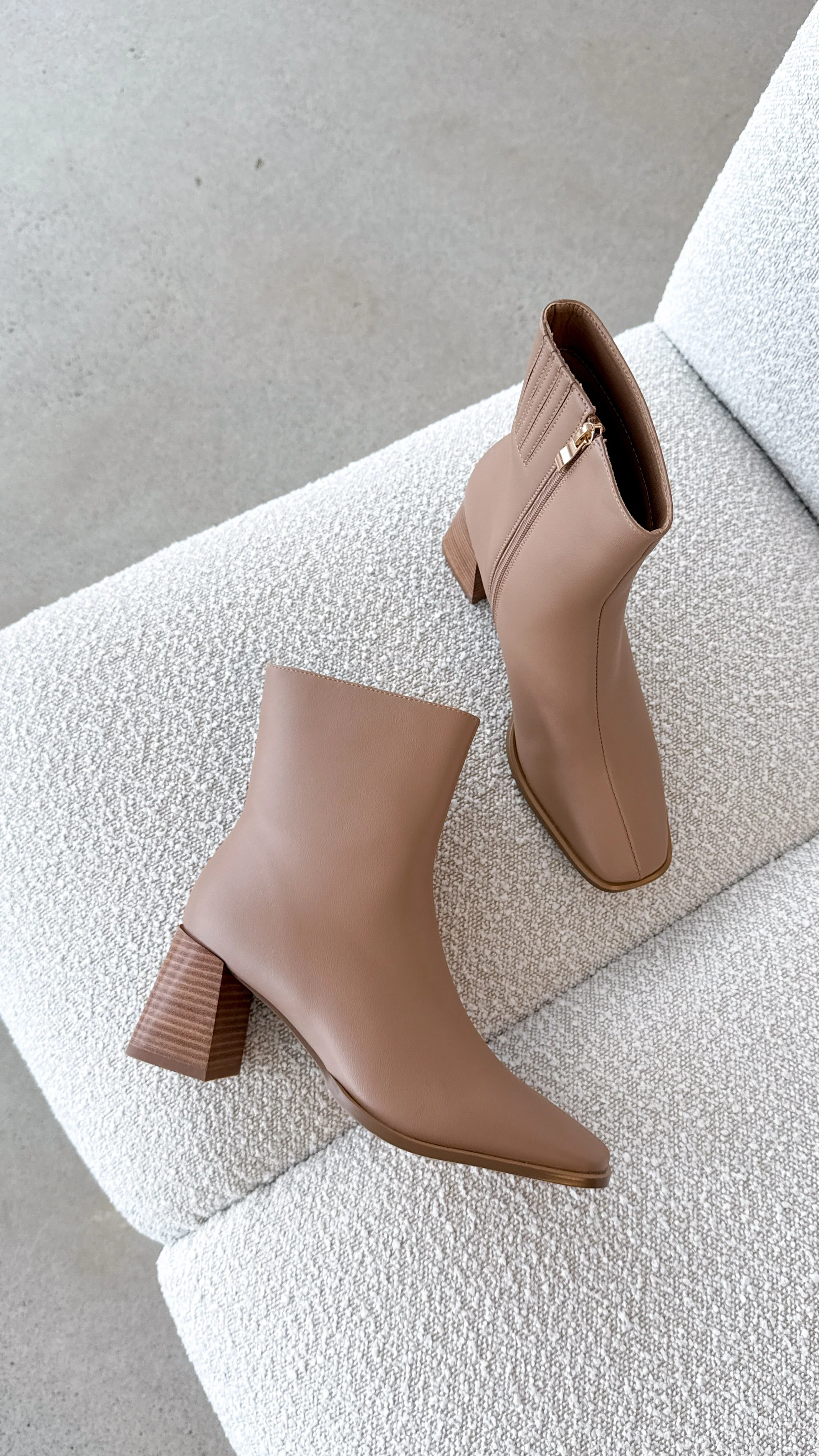 Alania Boots - Almond