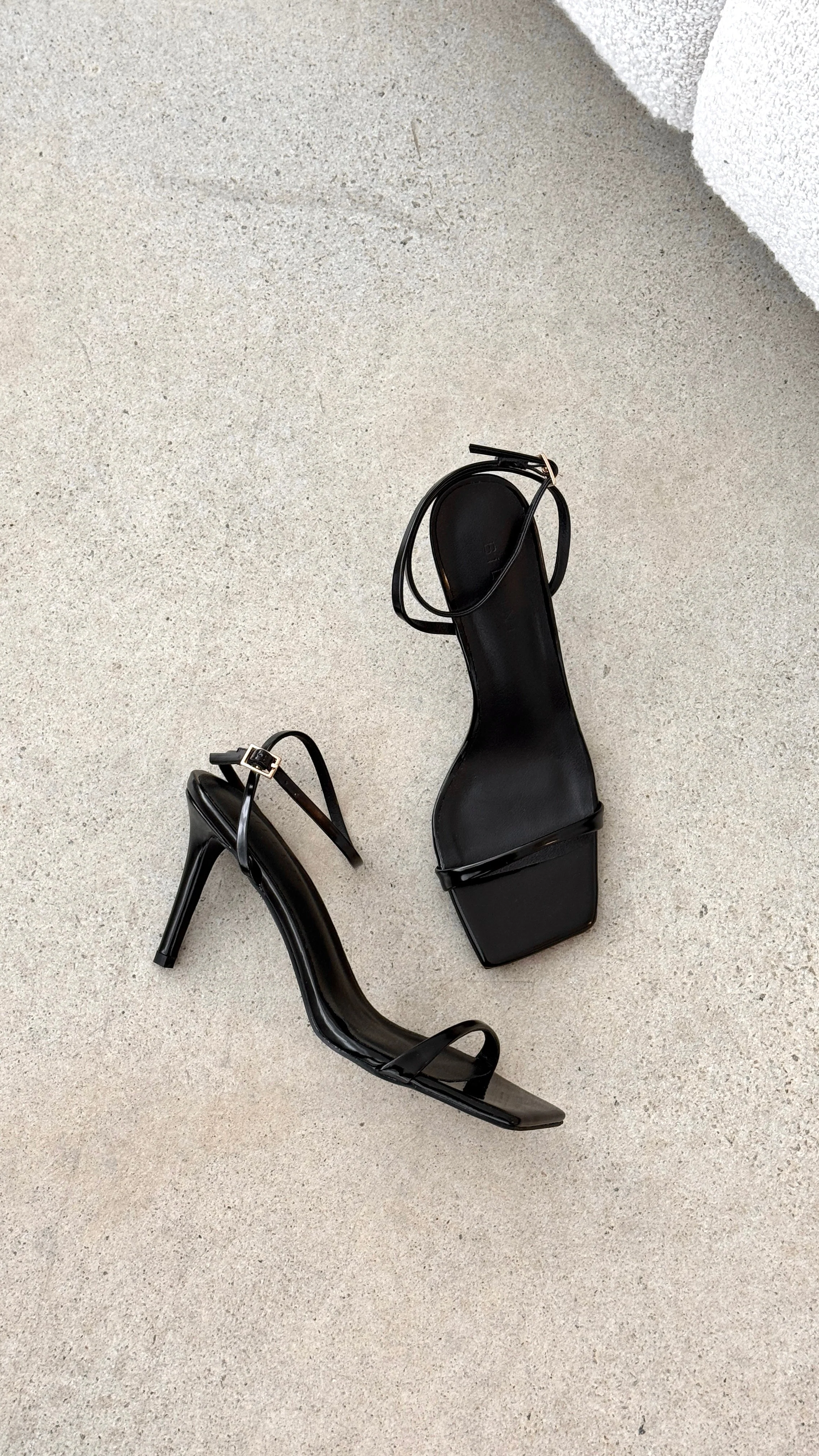 Umaira Heel - Black Shine