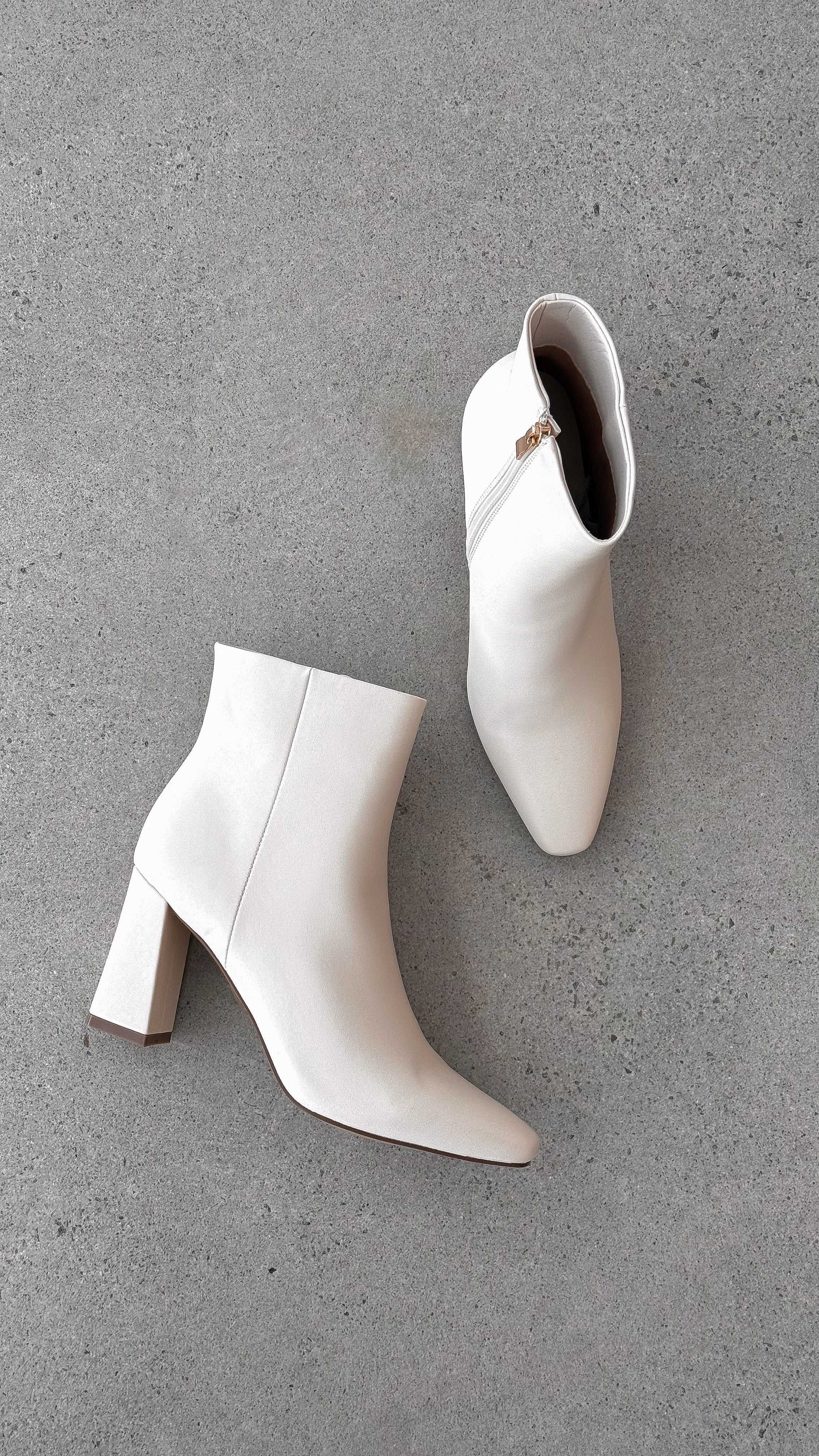 Indeera Boots - Bone