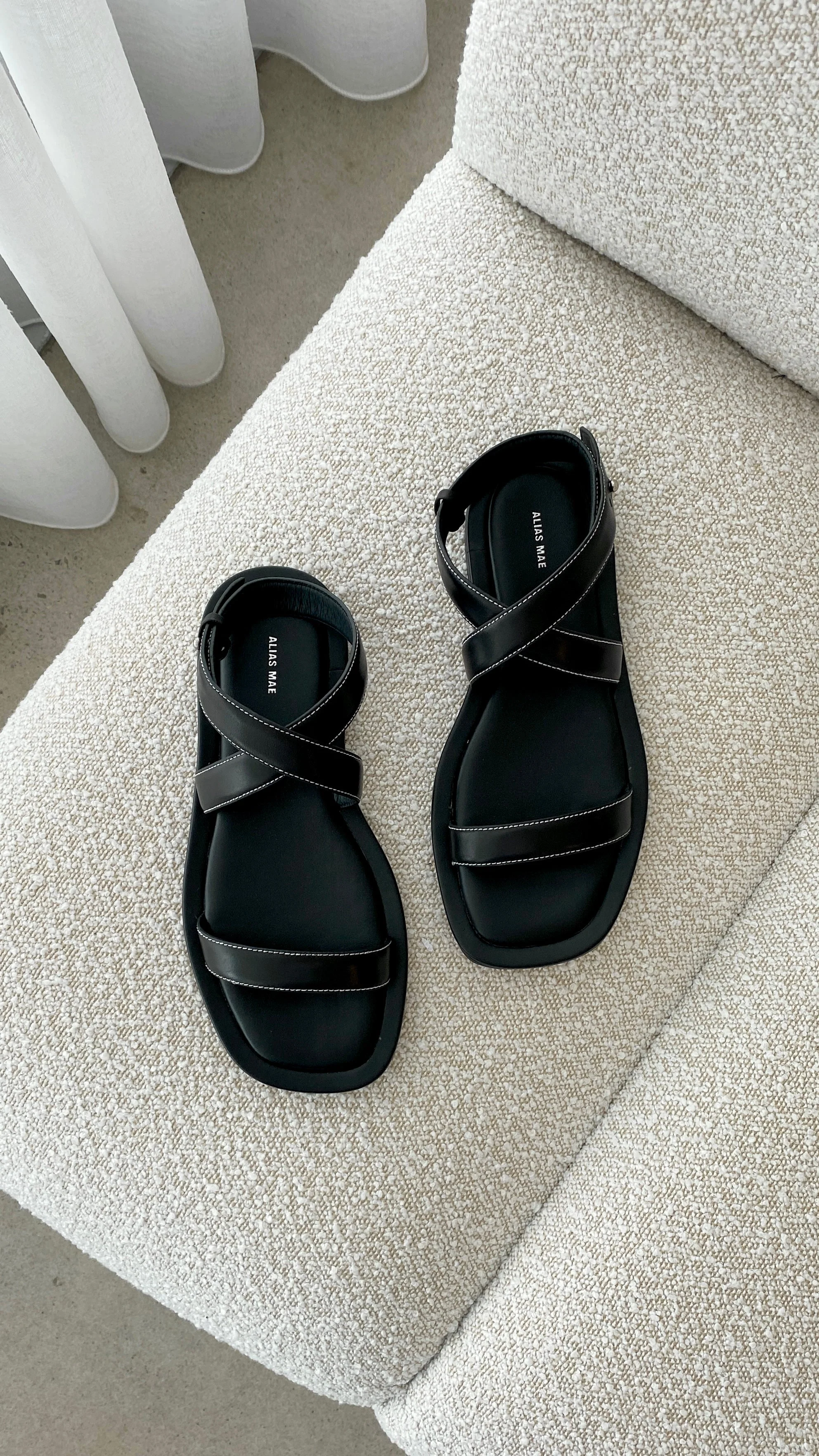 Kenia Sandals - Black Leather