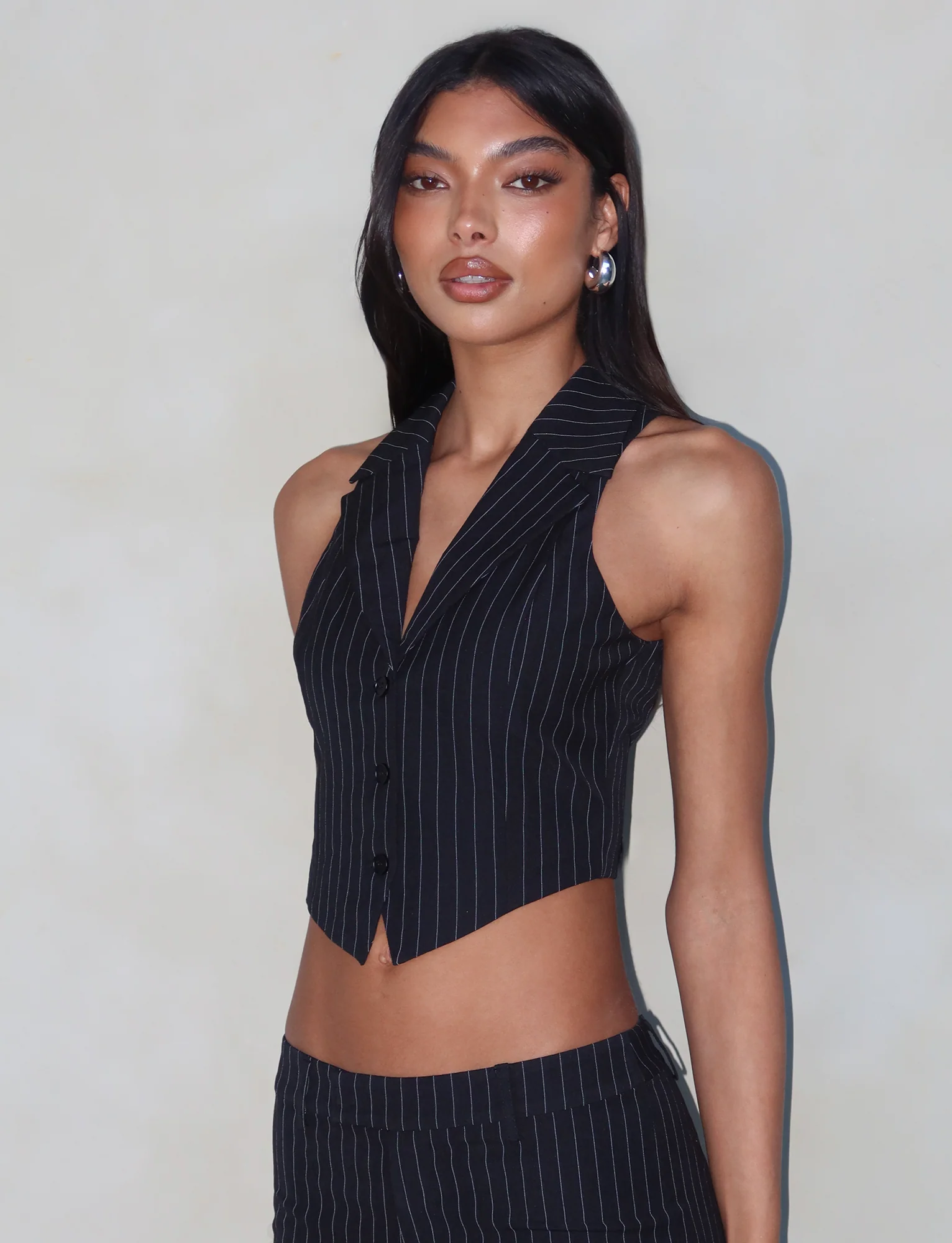 TAMARA VEST - BLACK : PINSTRIPE