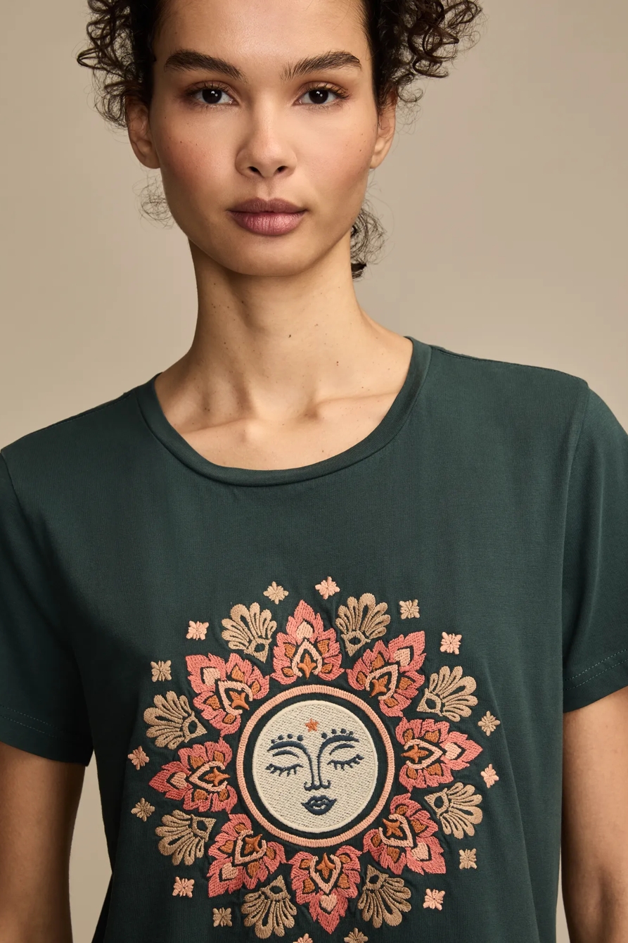 EMBROIDERED SUN CLASSIC CREW - Lucky Brand Outlet