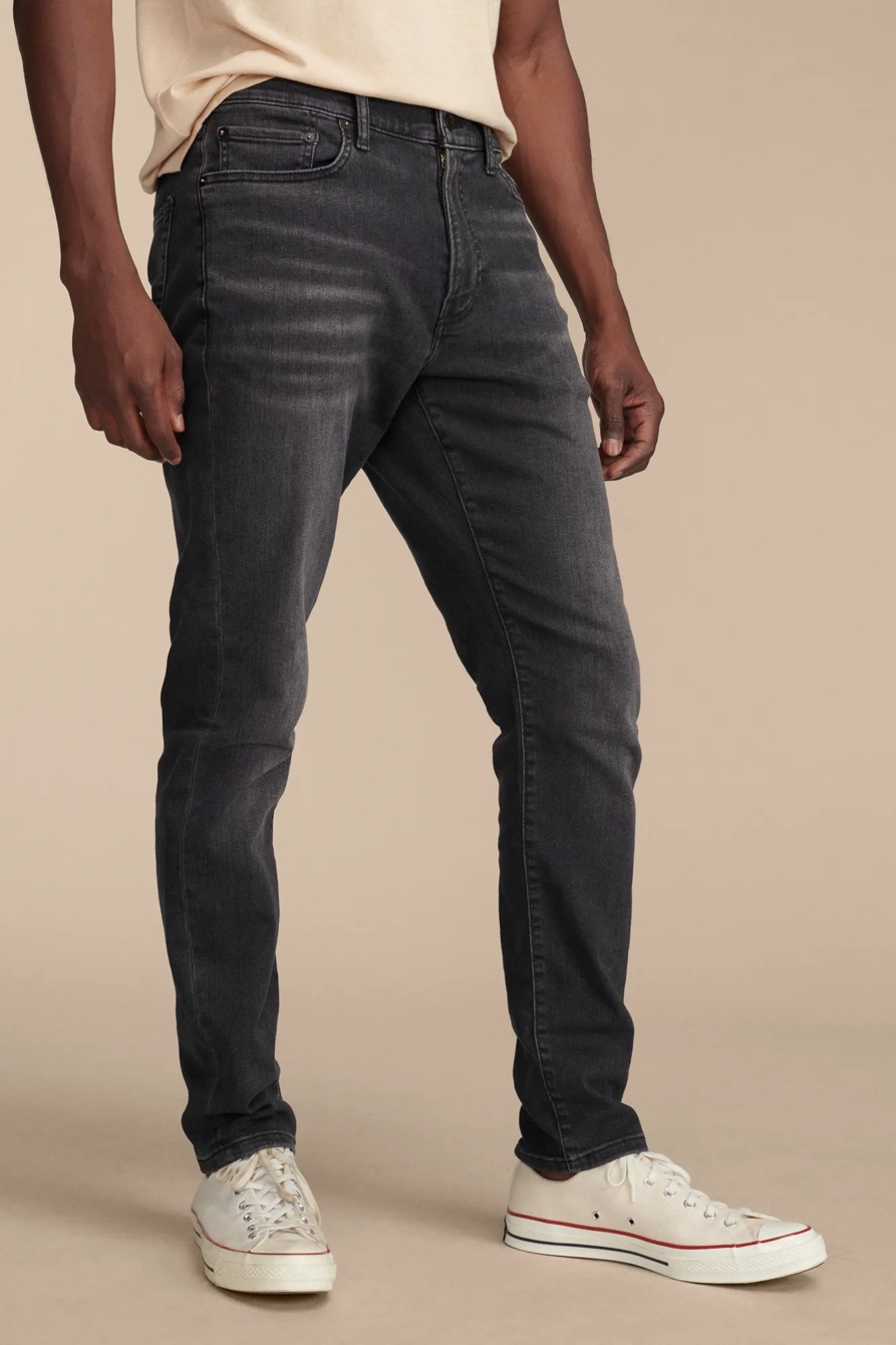 411 ATHLETIC TAPER ADVANCED STRETCH JEAN - Lucky Brand Outlet