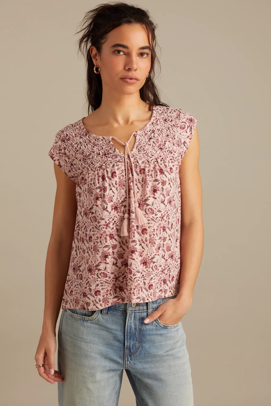 DECORATIVE SMOCKED TEE - Lucky Brand Outlet