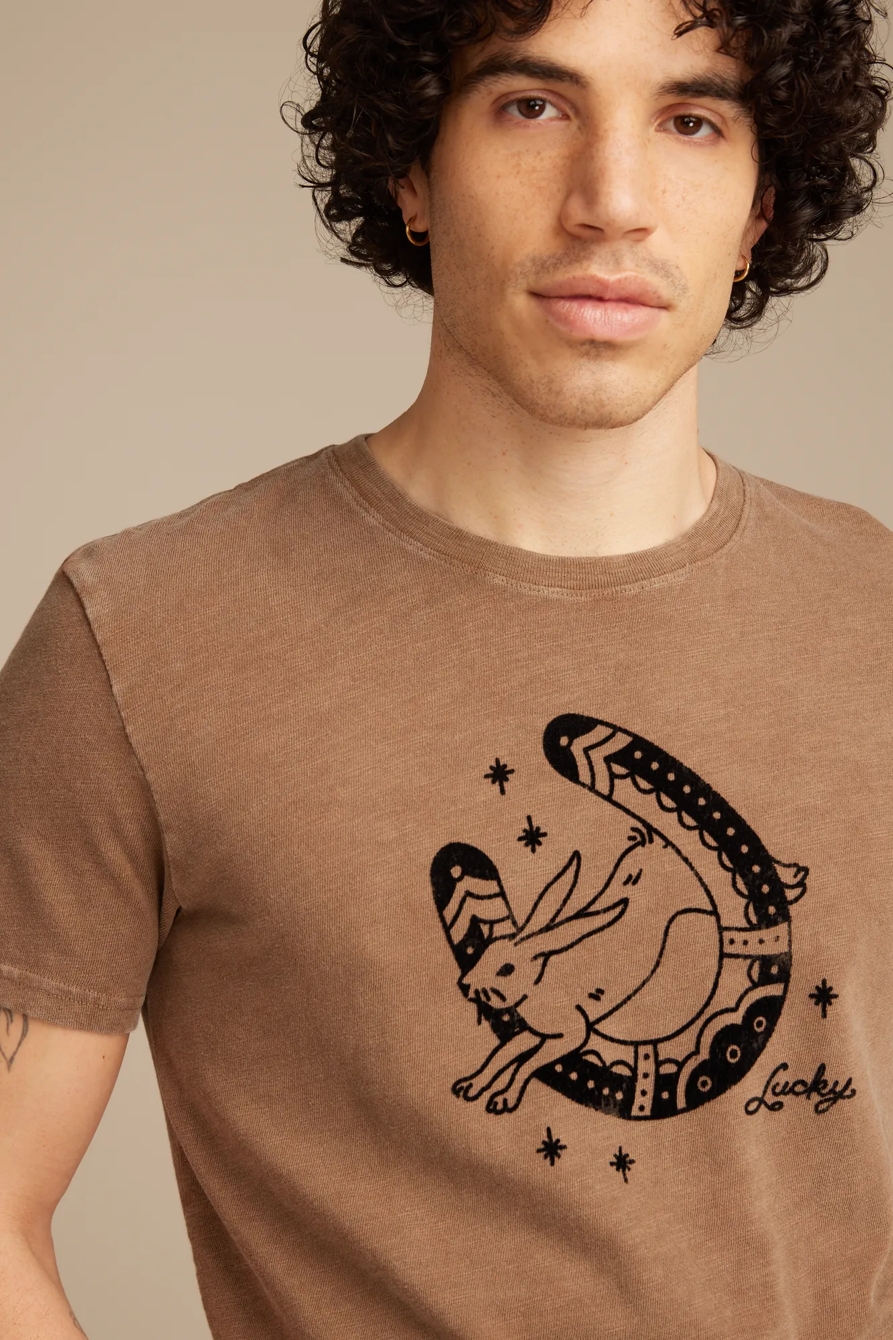 RABBIT HORSESHOE TEE - Lucky Brand Outlet