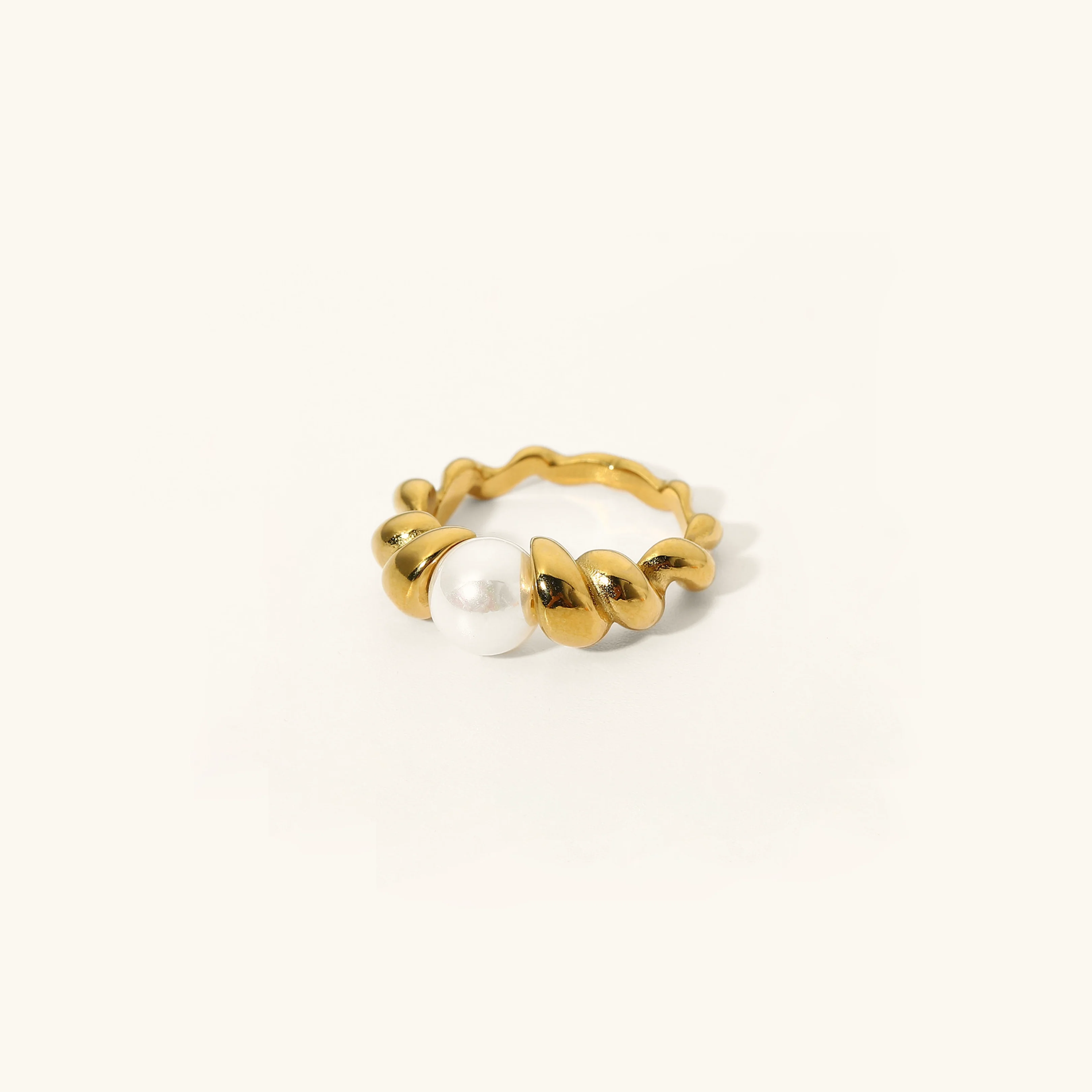Arlette Pearl Ring