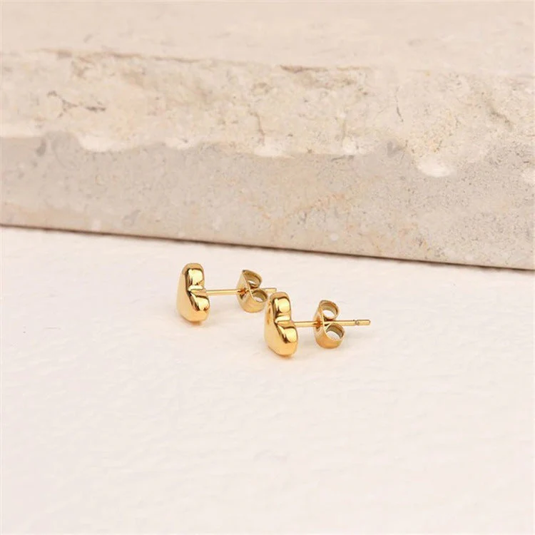 Mila Heart - Gold Stud Earrings