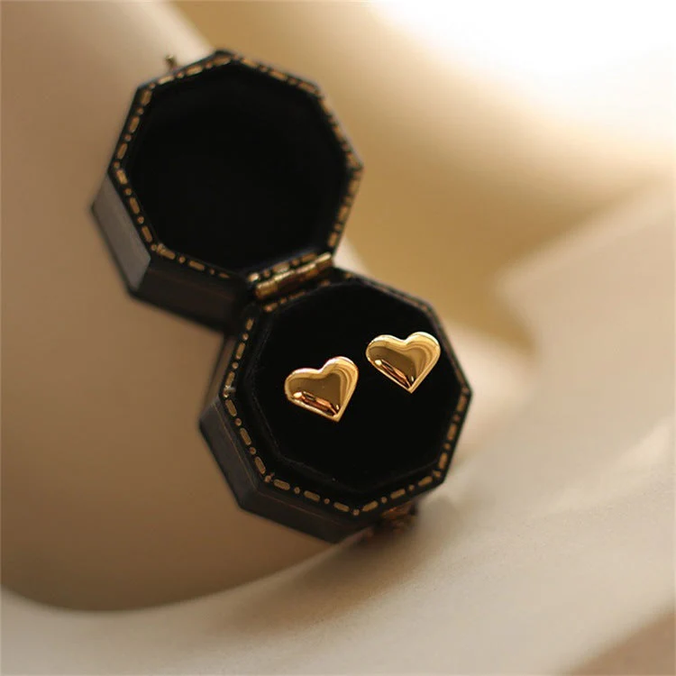 Mila Heart - Gold Stud Earrings