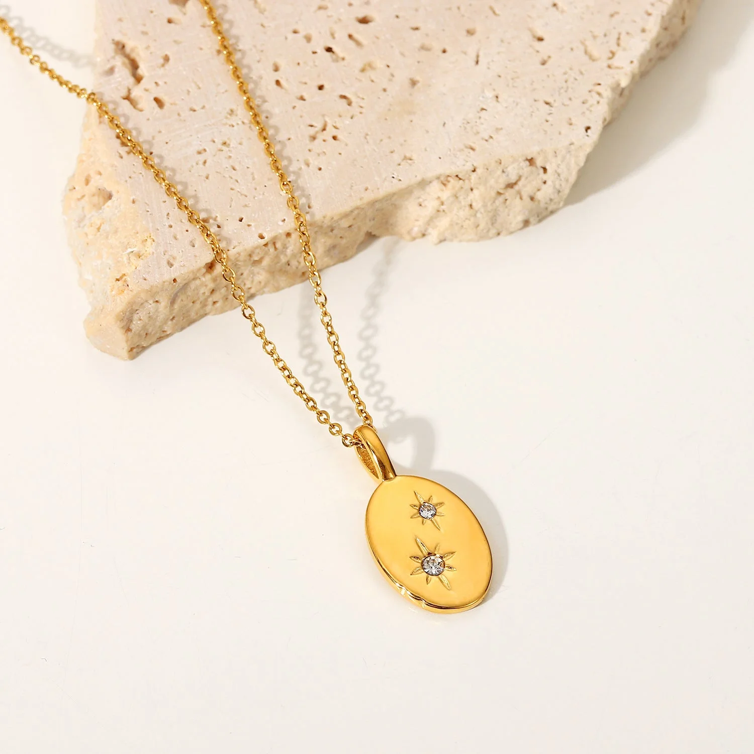 Stella Nova Gold Pendant Necklace