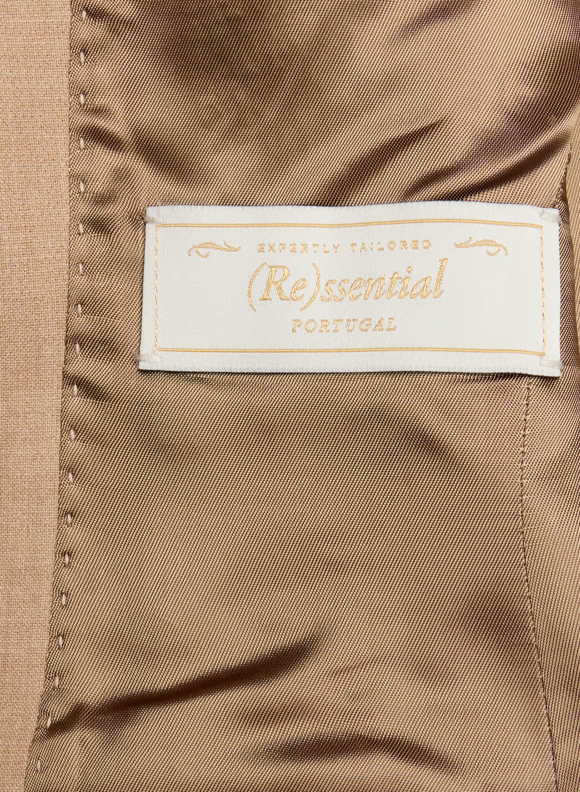 Standout Blazer - (Re)ssential