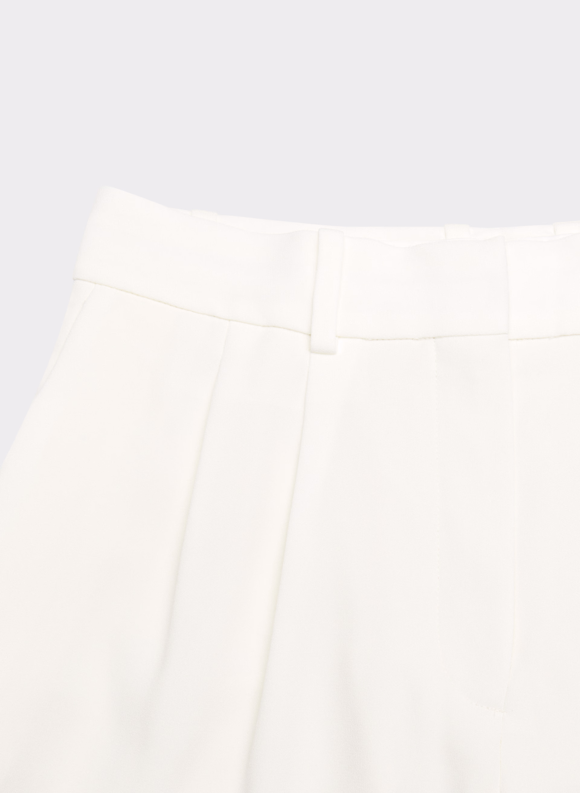 Pleated Mid-thigh Short